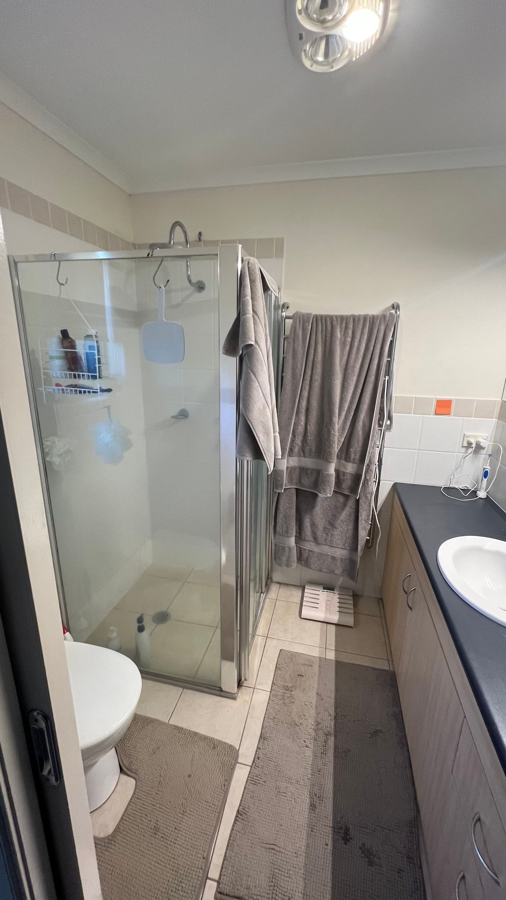 Main Bathroom, Ensuite, Toilet, Powder Room, and Laundry Renovation by Re-seal Bathrooms