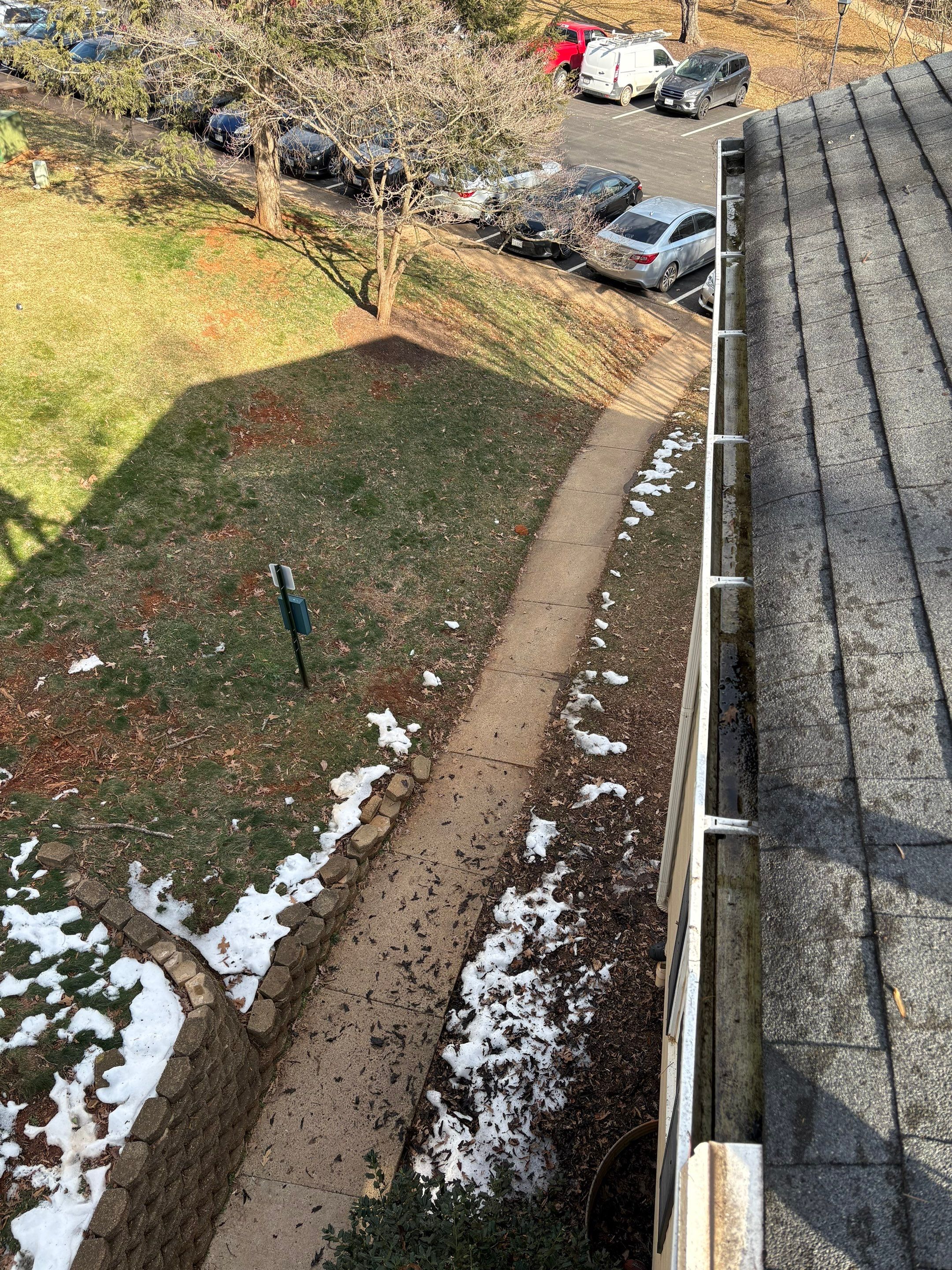 HOA gutter cleaning after photo.