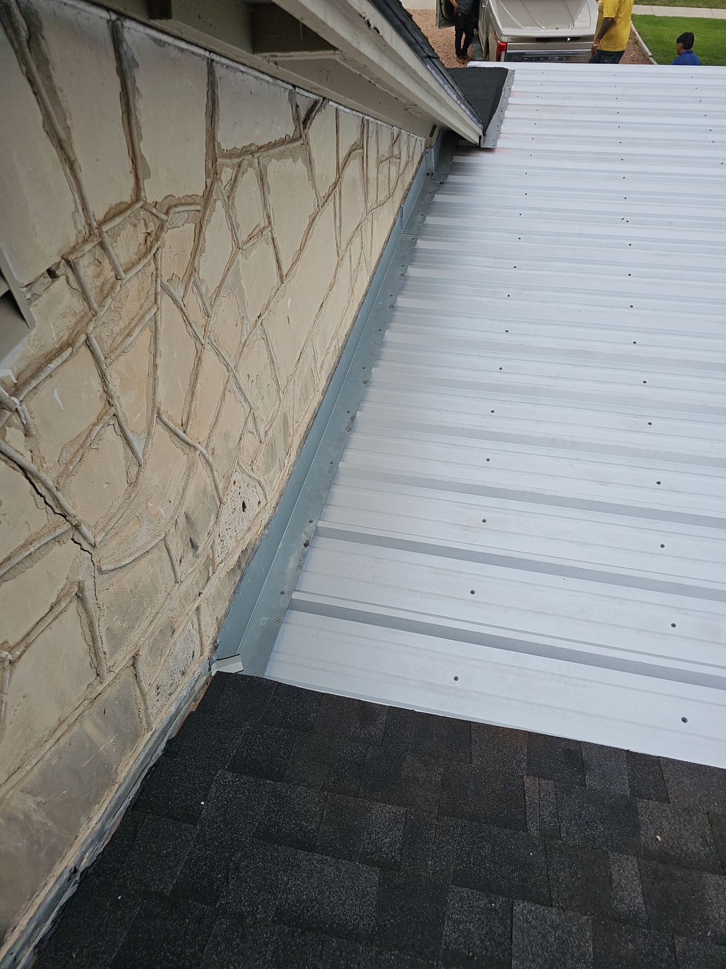 Residential Roofing Installation using Owens Corning Oakridge Onyx Black by DeZign Roofing & Exteriors