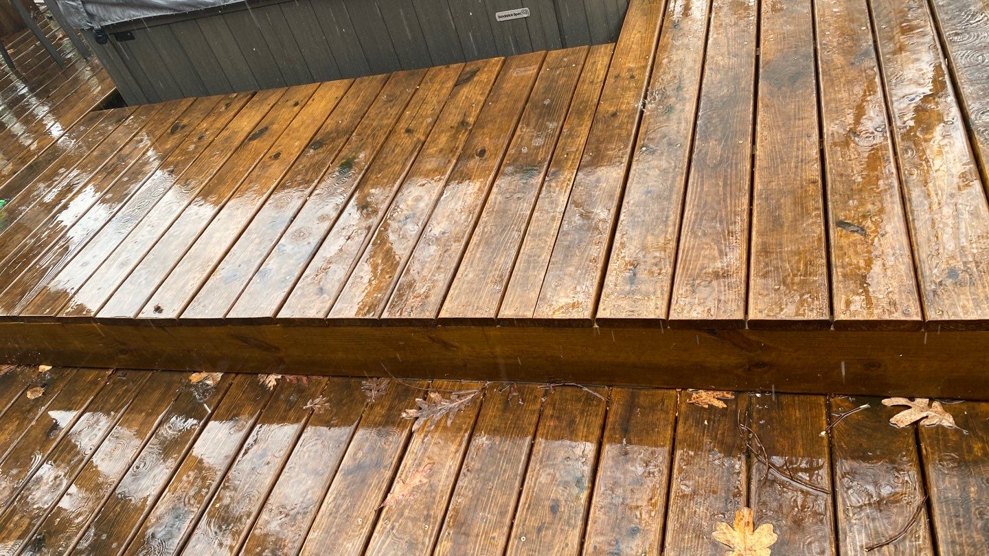 Weathered Deck using AcryFin by DuraSeal