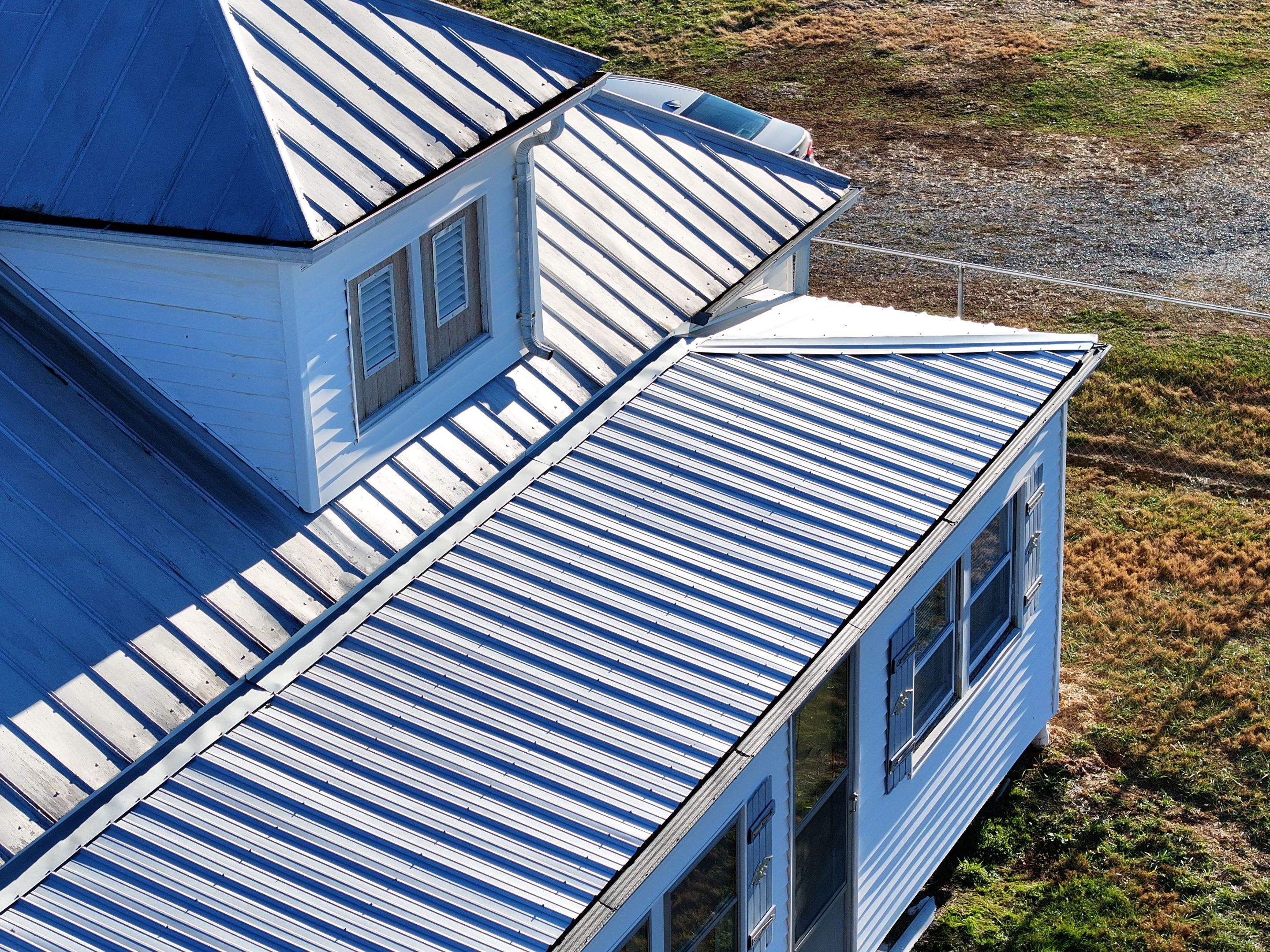 Holt Residence by Omnia Roofing