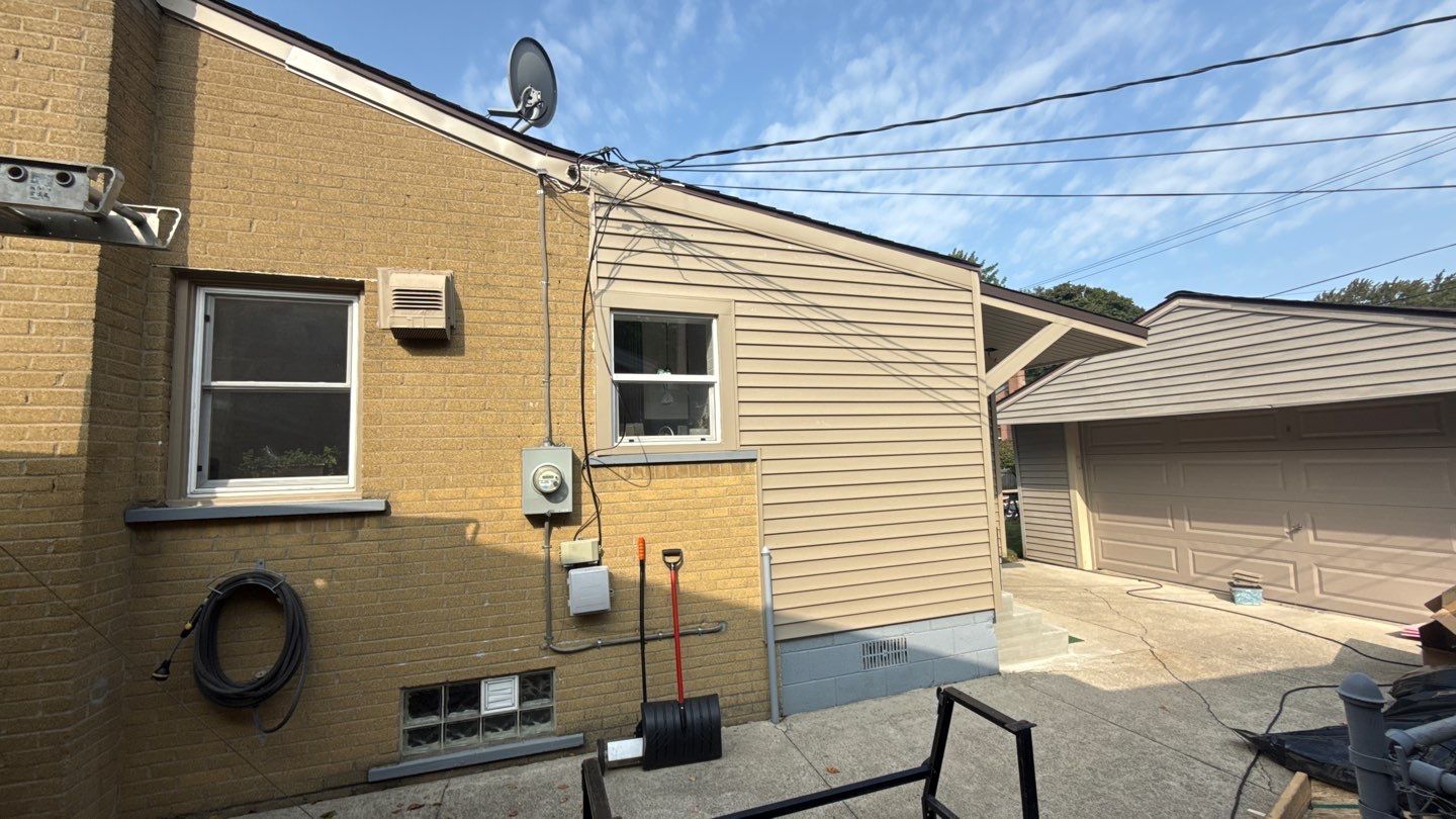 Siding Replacement using Alside Odyssey D4" Tuscan Clay by 180 Contractors