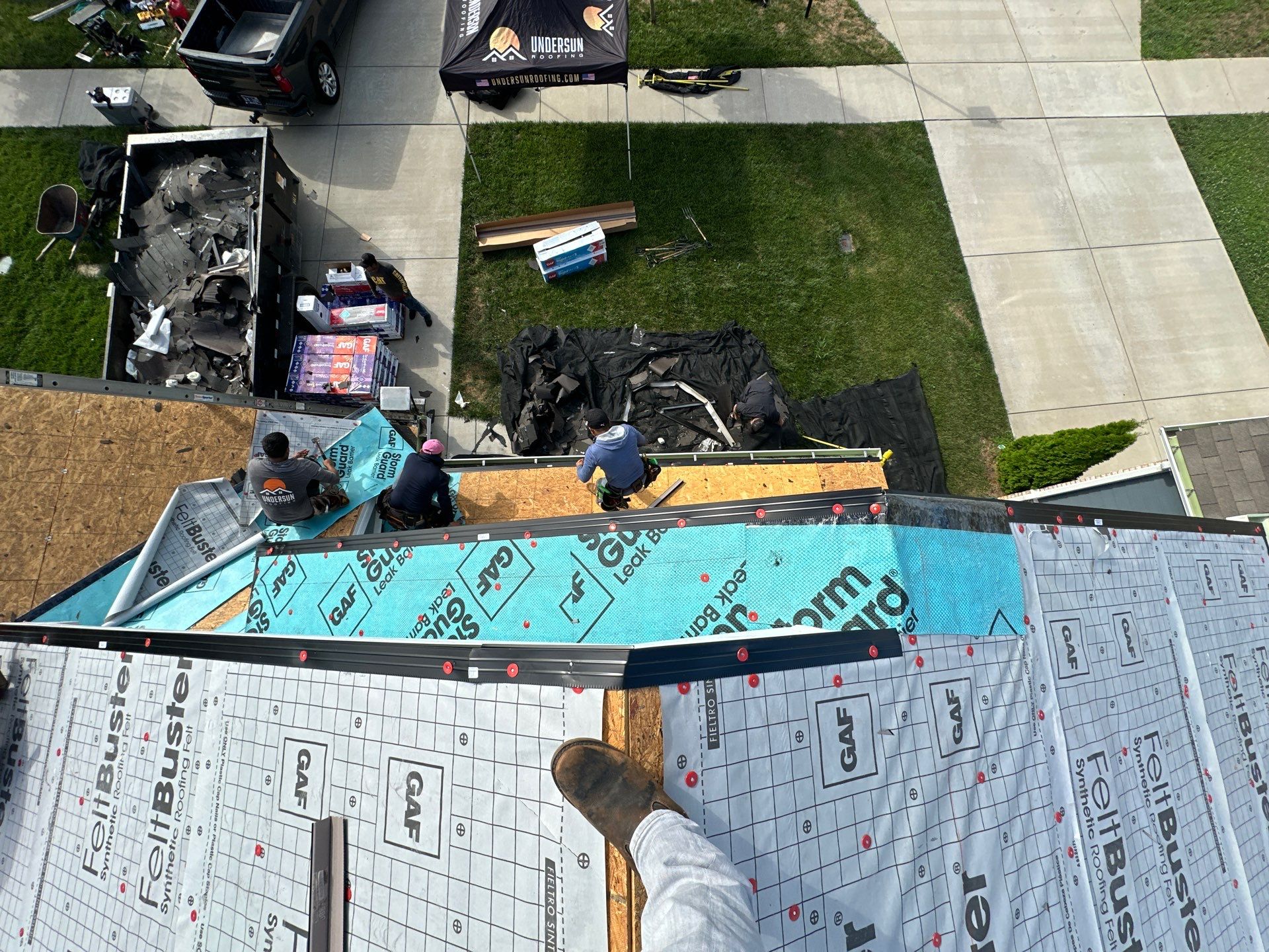Residential Roofing Installation using Gaf Timberline HDZ Weathered Wood by Undersun Roofing 