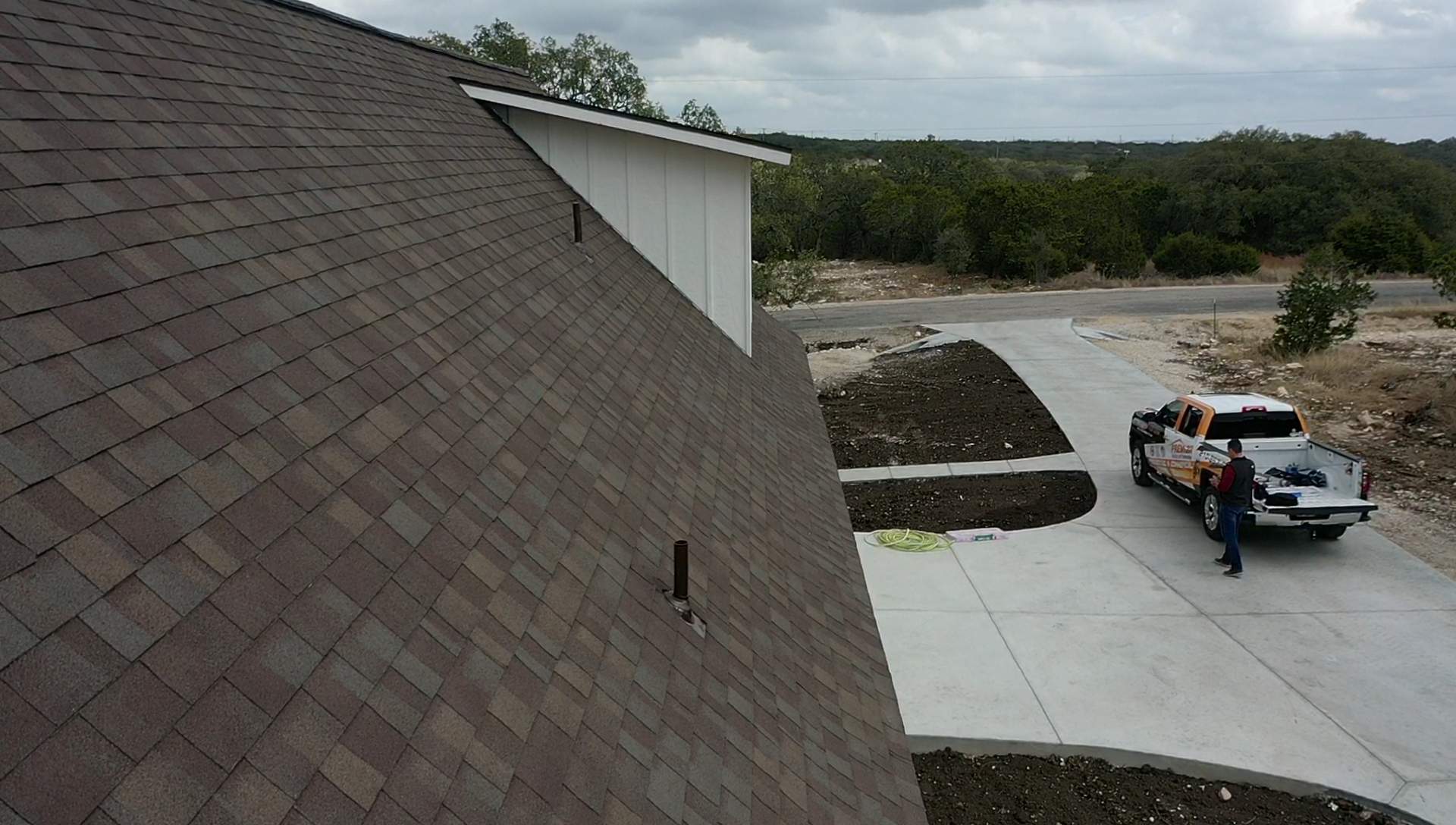 New Home Construction using Owens Corning 30 year Architectural Shingles by Premier Roofing and Contracting
