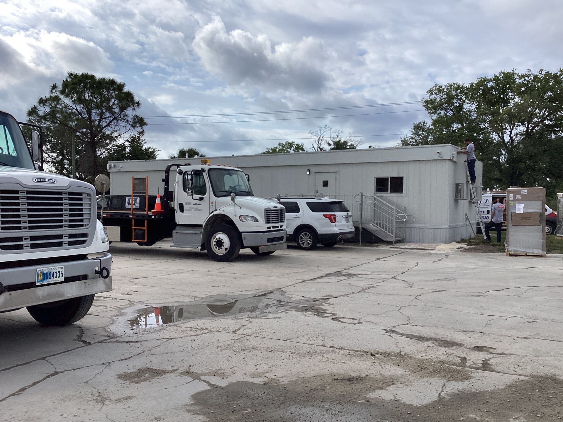 Commercial Gutters using Seamless Aluminum Gutters in Palmetto FL by Gutter Professors