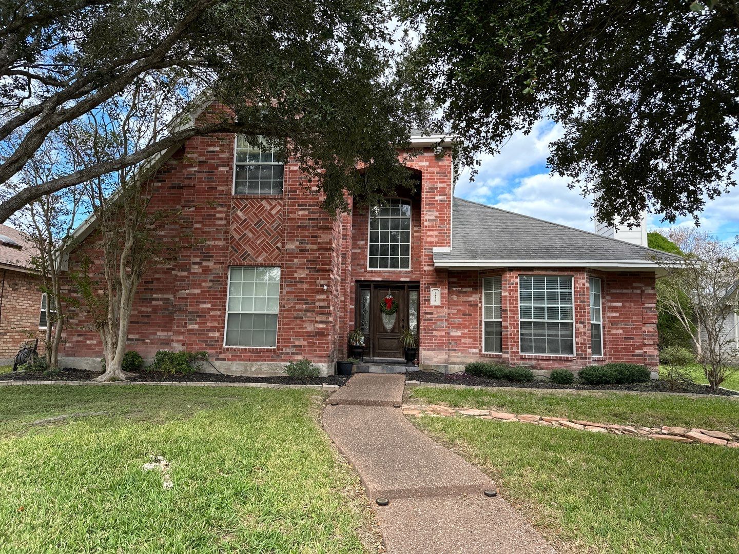 Residential Roofing Installation using Certainteed Landmark Moire Black by Galvan Roofing and Construction