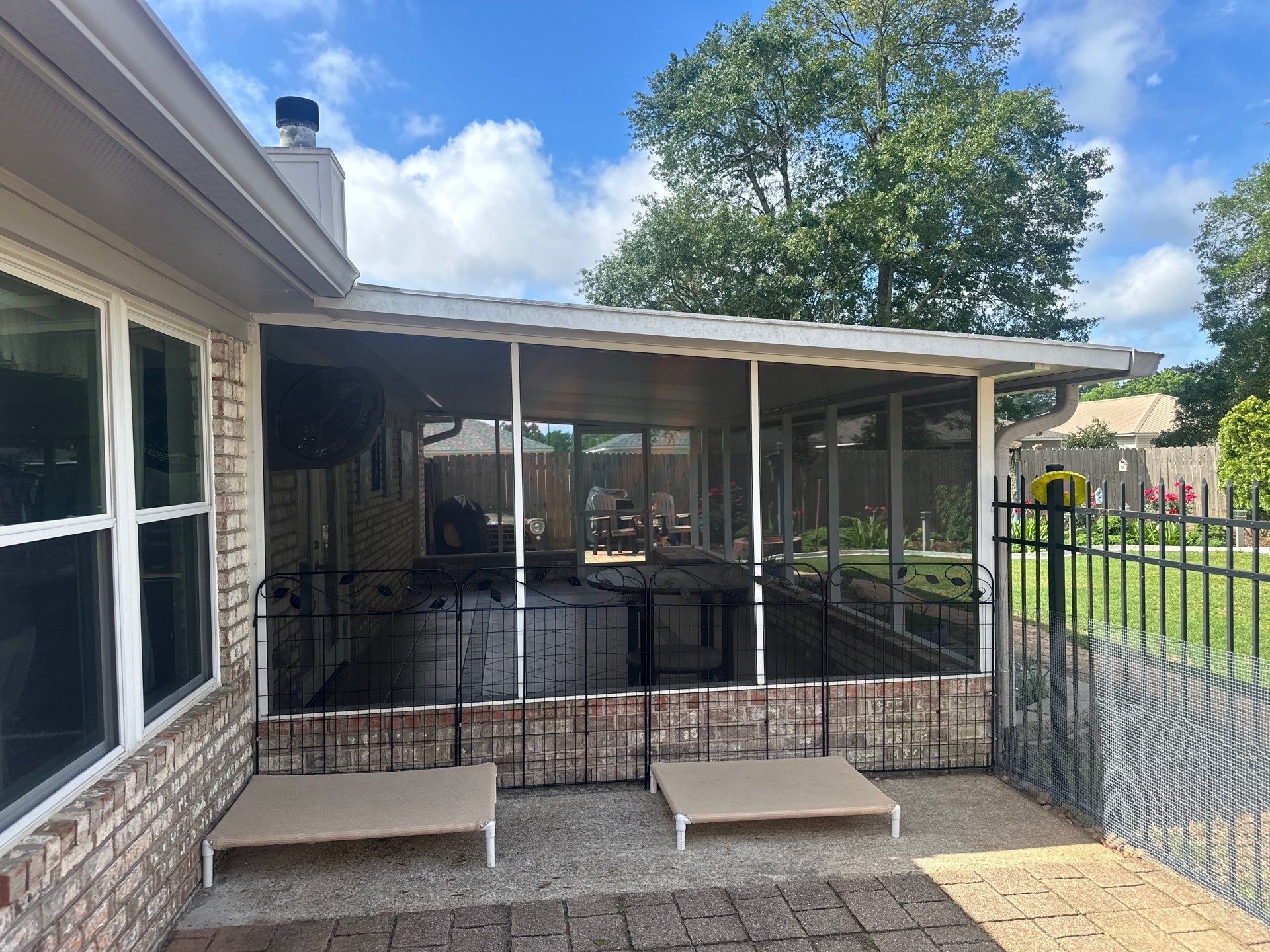 Glass Room using Colorbeam by Titan Sunrooms