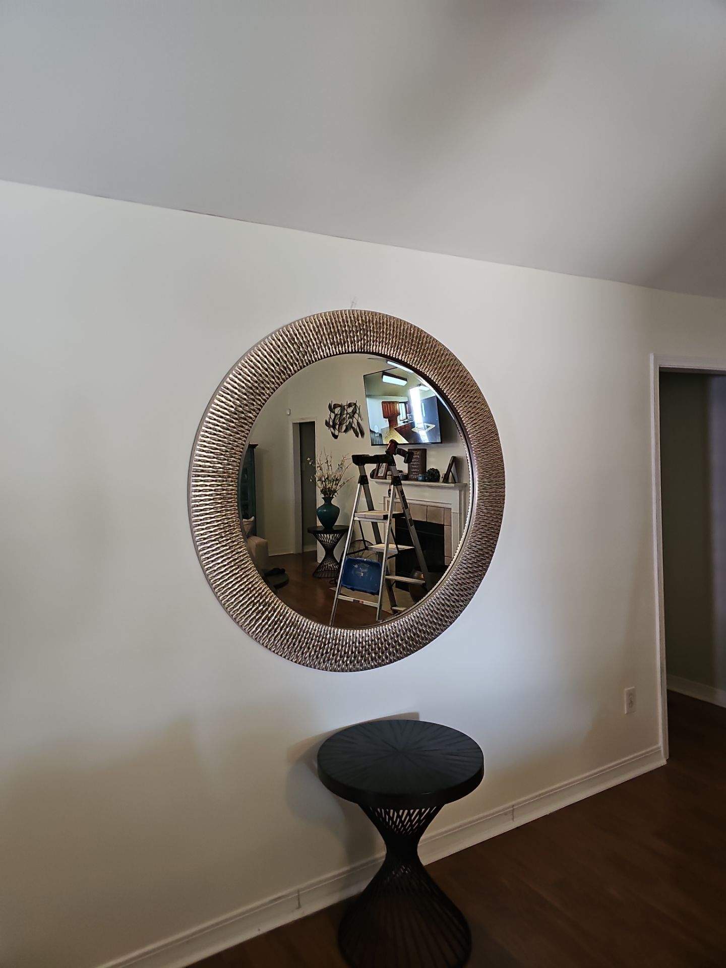 Art & Mirror Hanging Projects by Hangman Mounting & Installation 