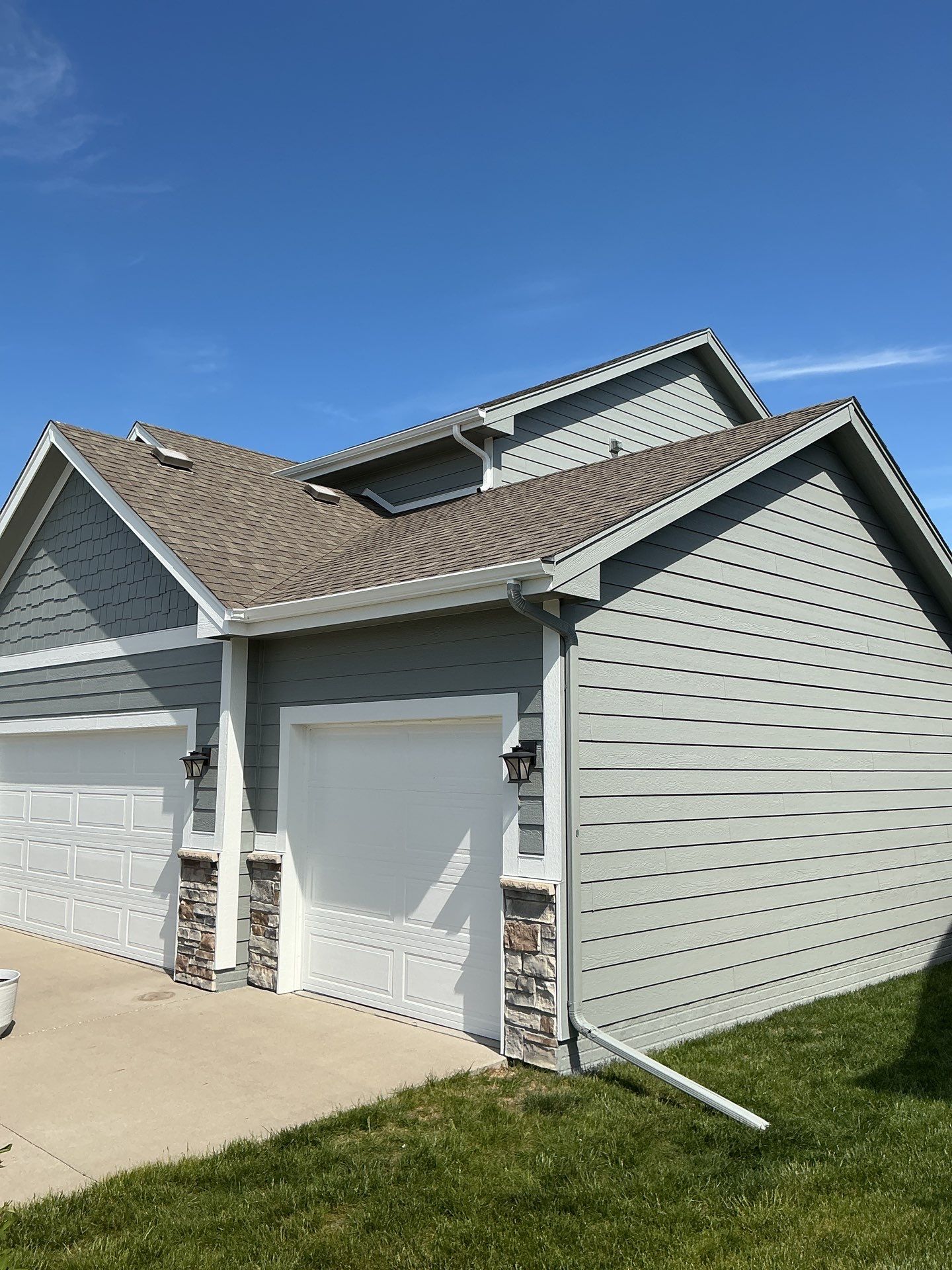 Residential Exterior Repaint in Ankeny by Midwest Paint LLC