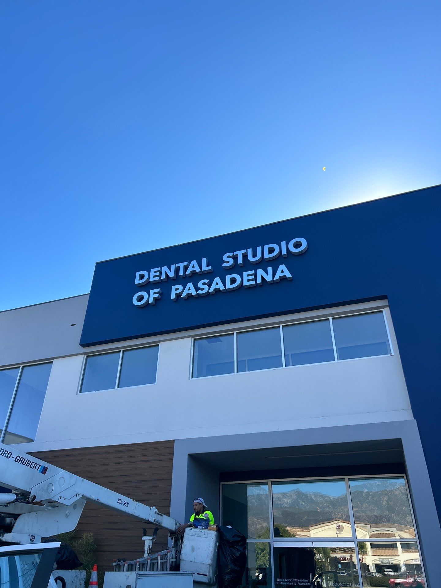 Project in Pasadena by Golden State Signs