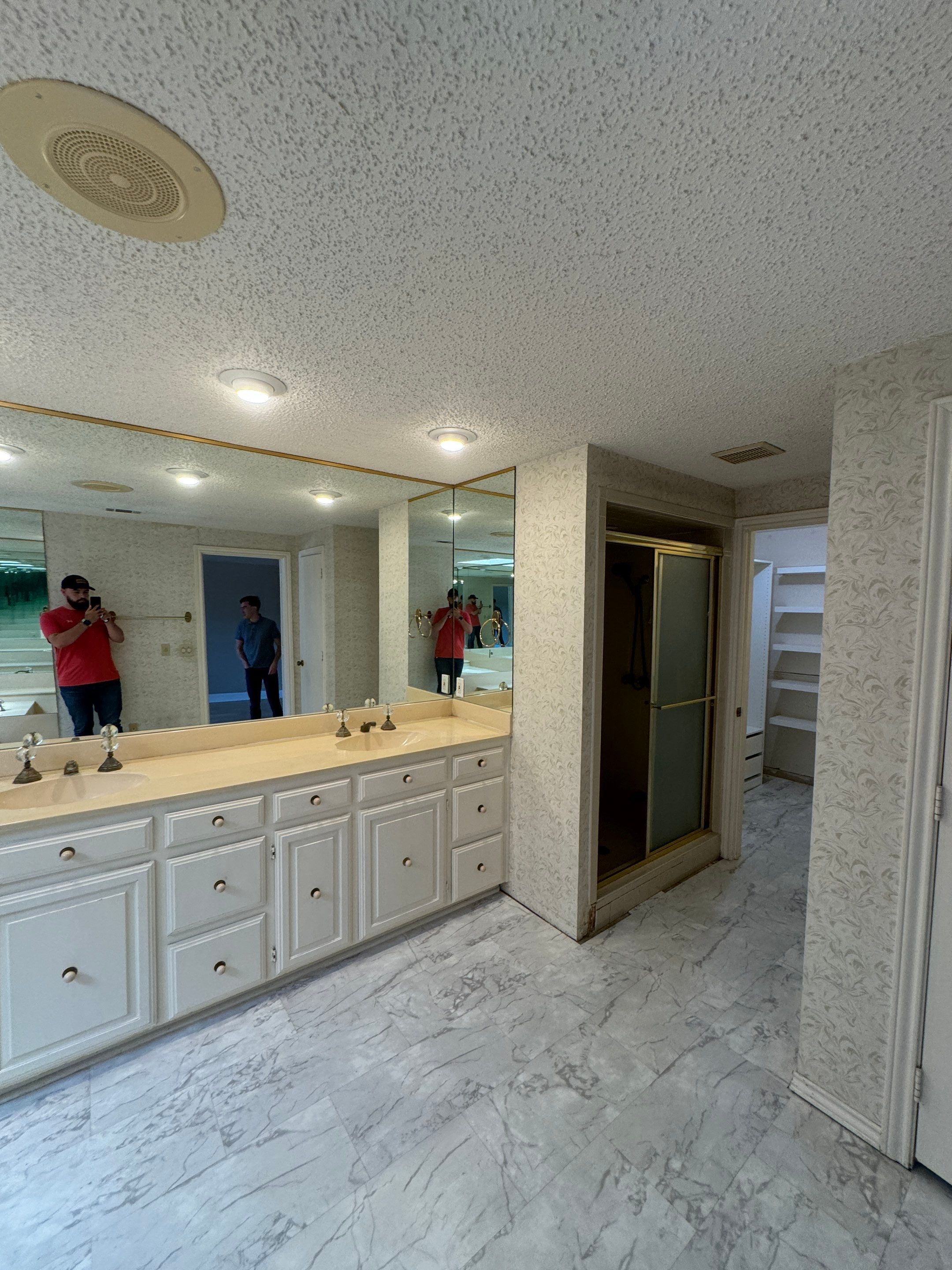 Primary RR Remodel by HOMES BY JAR