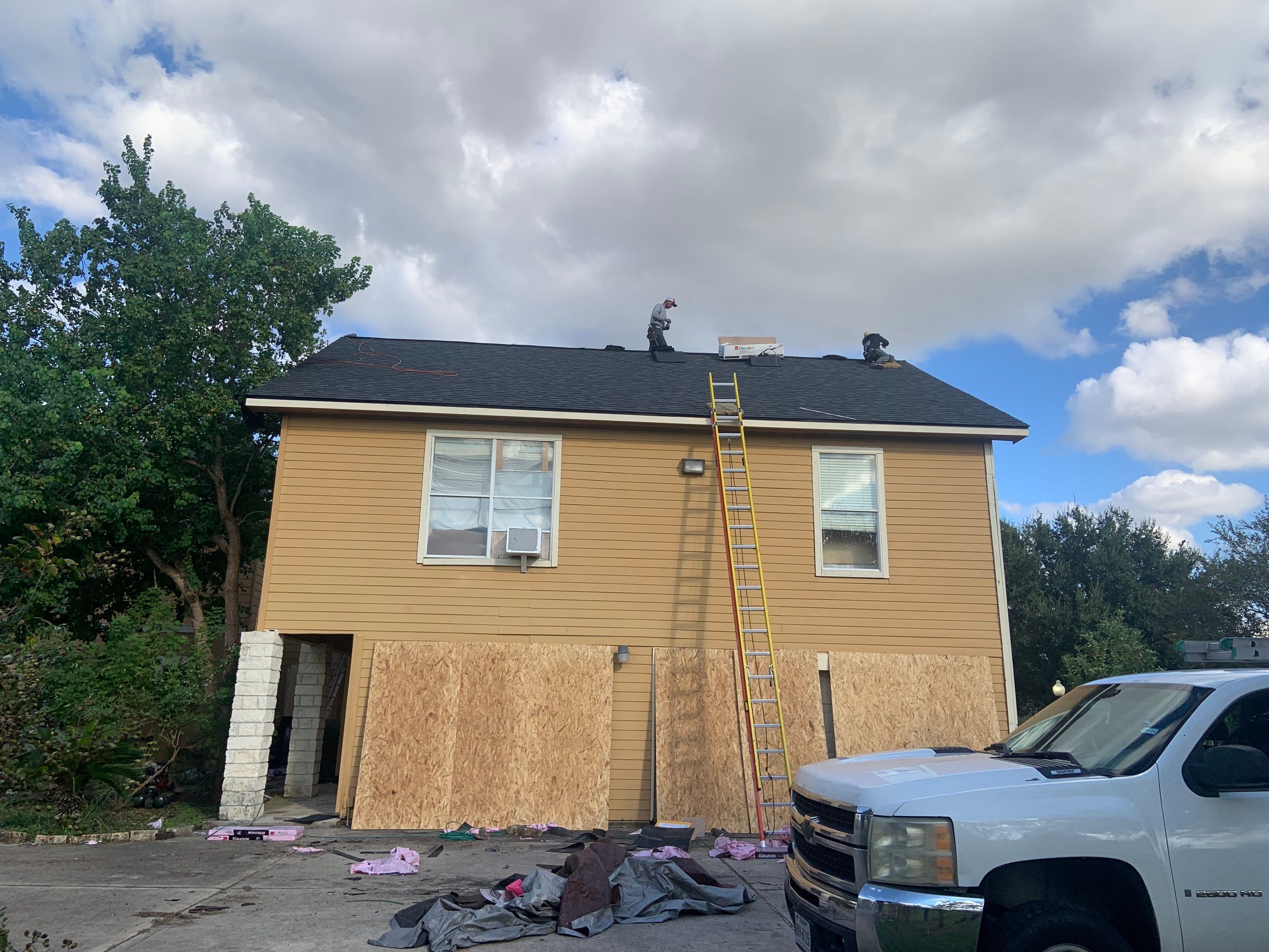 Residential Roofing Installation using Owen's Corning Duration (Lifetime) Shingles by Roof Repair Company