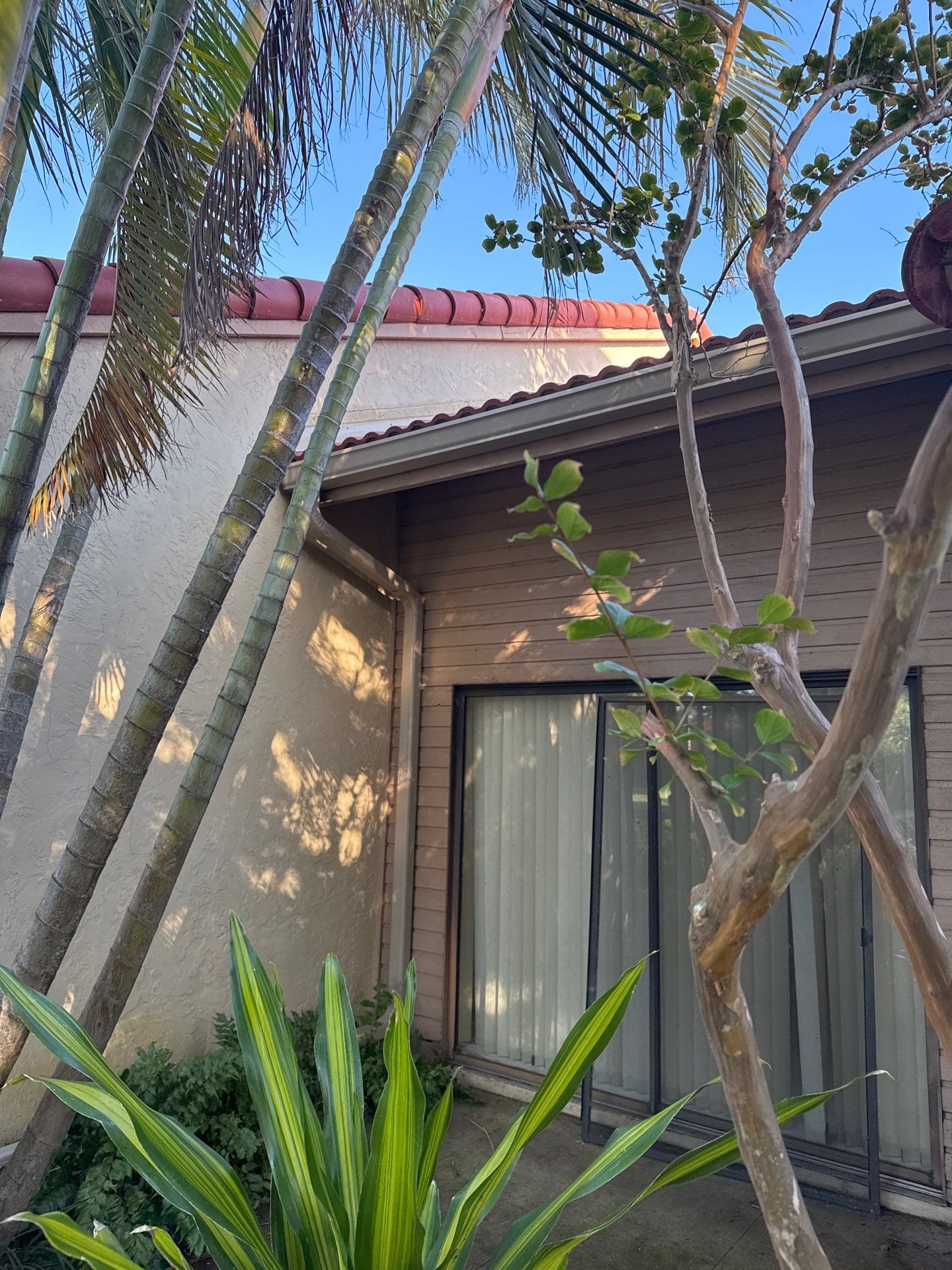 Seamless Gutter Installation in Sarasota FL by Gutter Professors