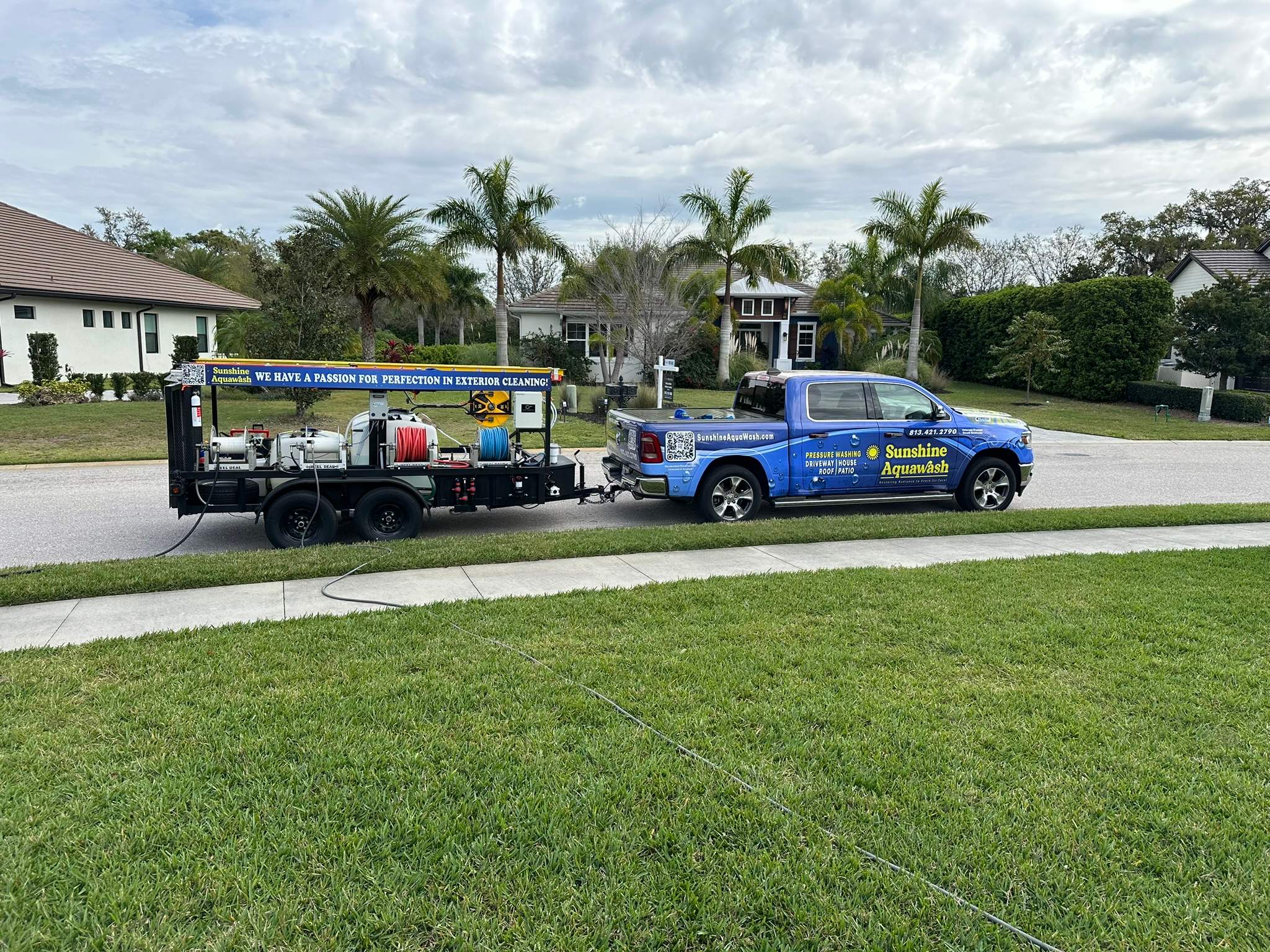 House Wash & Pool Screen Enclosure Cleaning in Winding River Community, Bradenton, FL | Sunshine AquaWash by Sunshine AquaWash