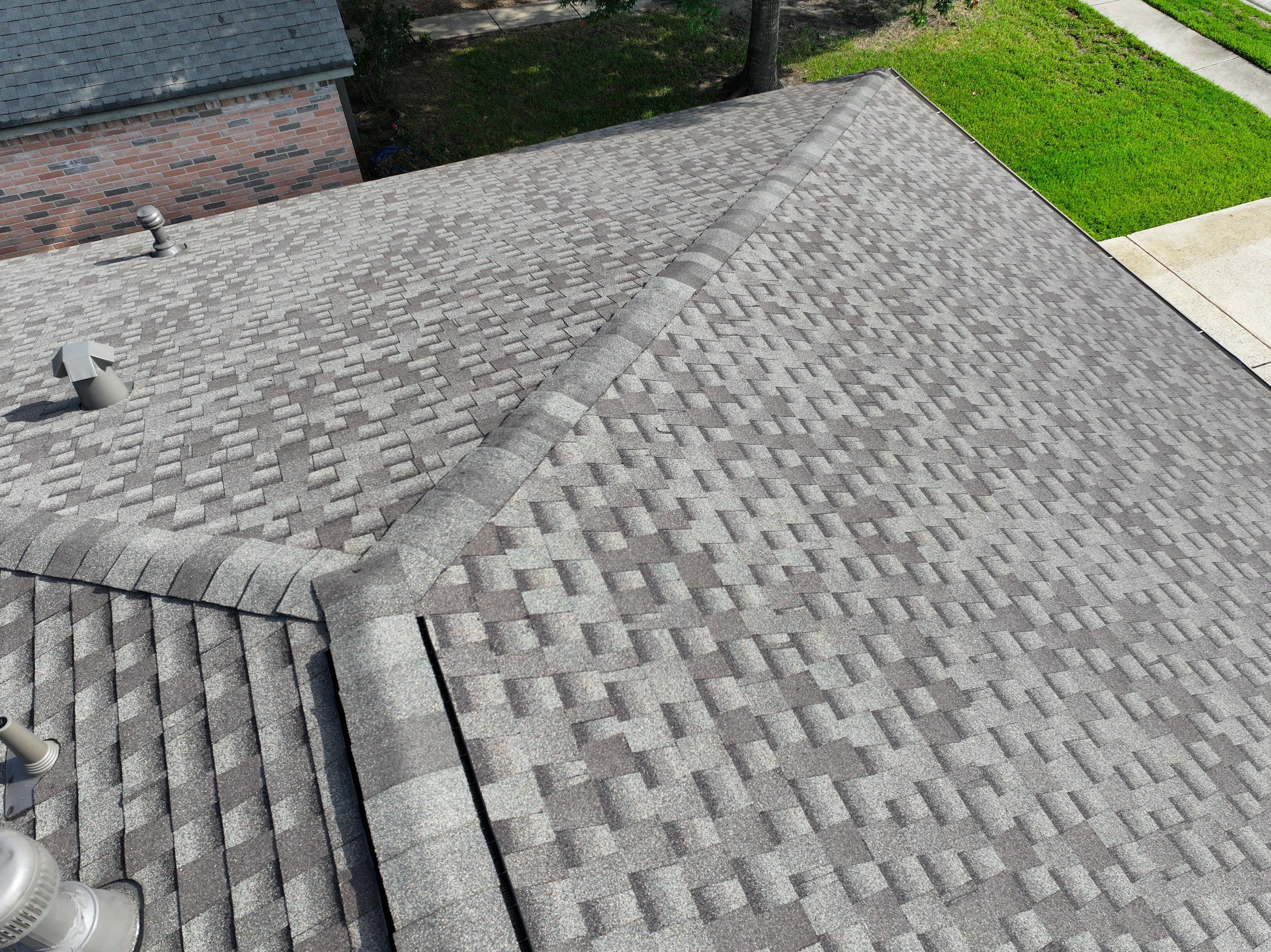 GAF HDZ - Weathered Wood by Elite Roofing LLC