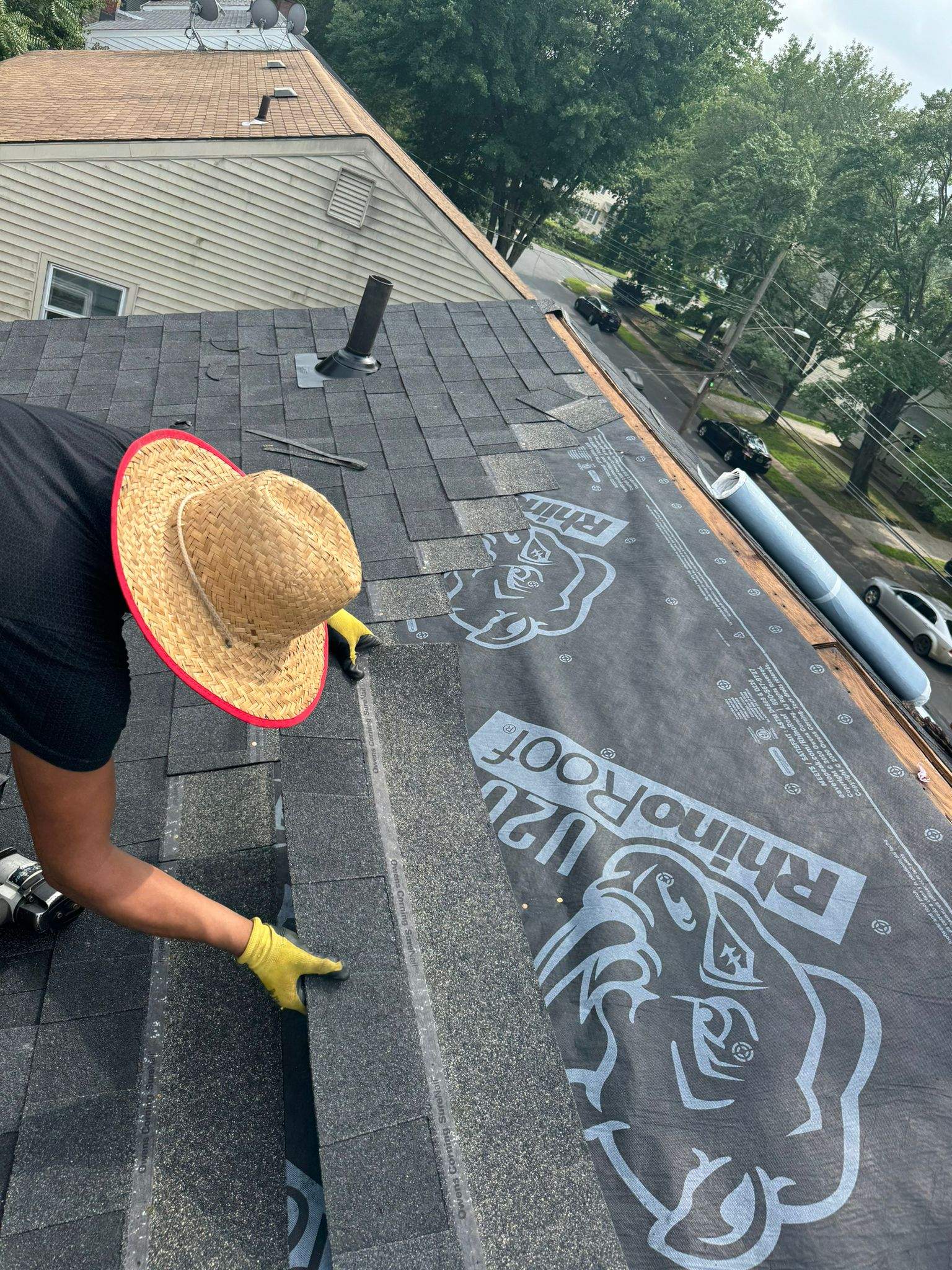 Full Roof Replacement in Hartford, CT – Owens Corning Duration, Onyx Black by JOHNNYS PRO