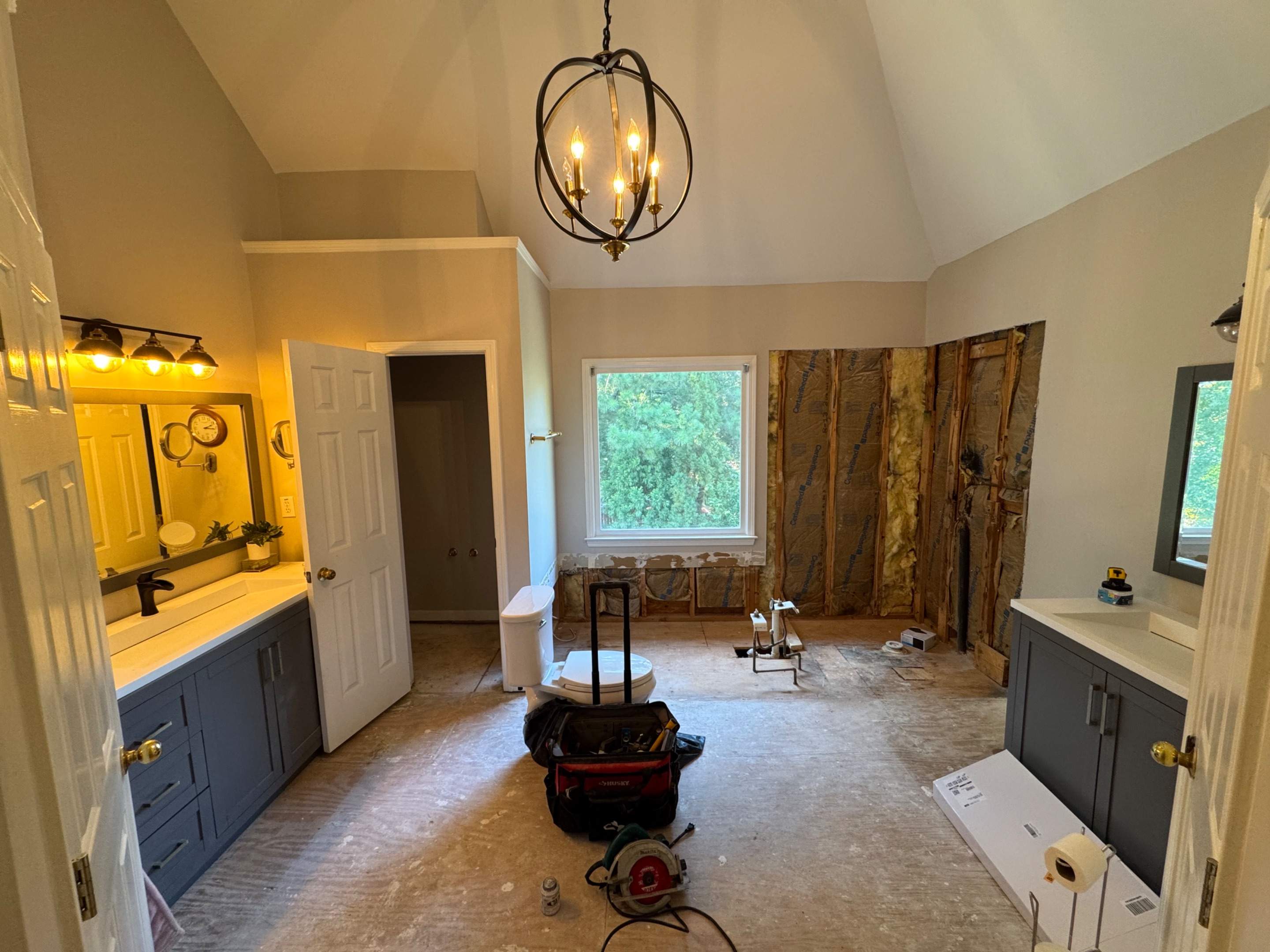 Master bathroom renovation by Prudencio