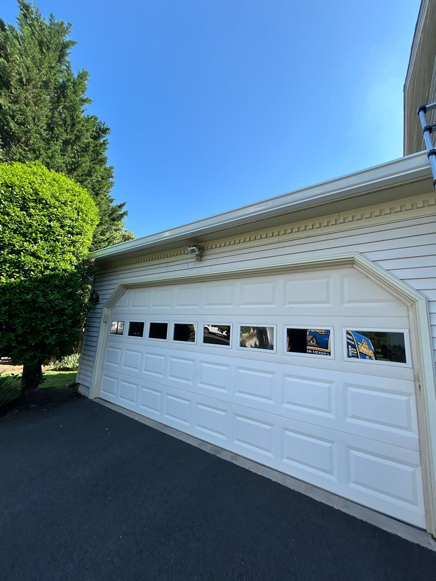 Fairfax: Residential Roof Replacement with CertainTeed Landmark Shingles in Sunrise Cedar by RM Banning, Inc.