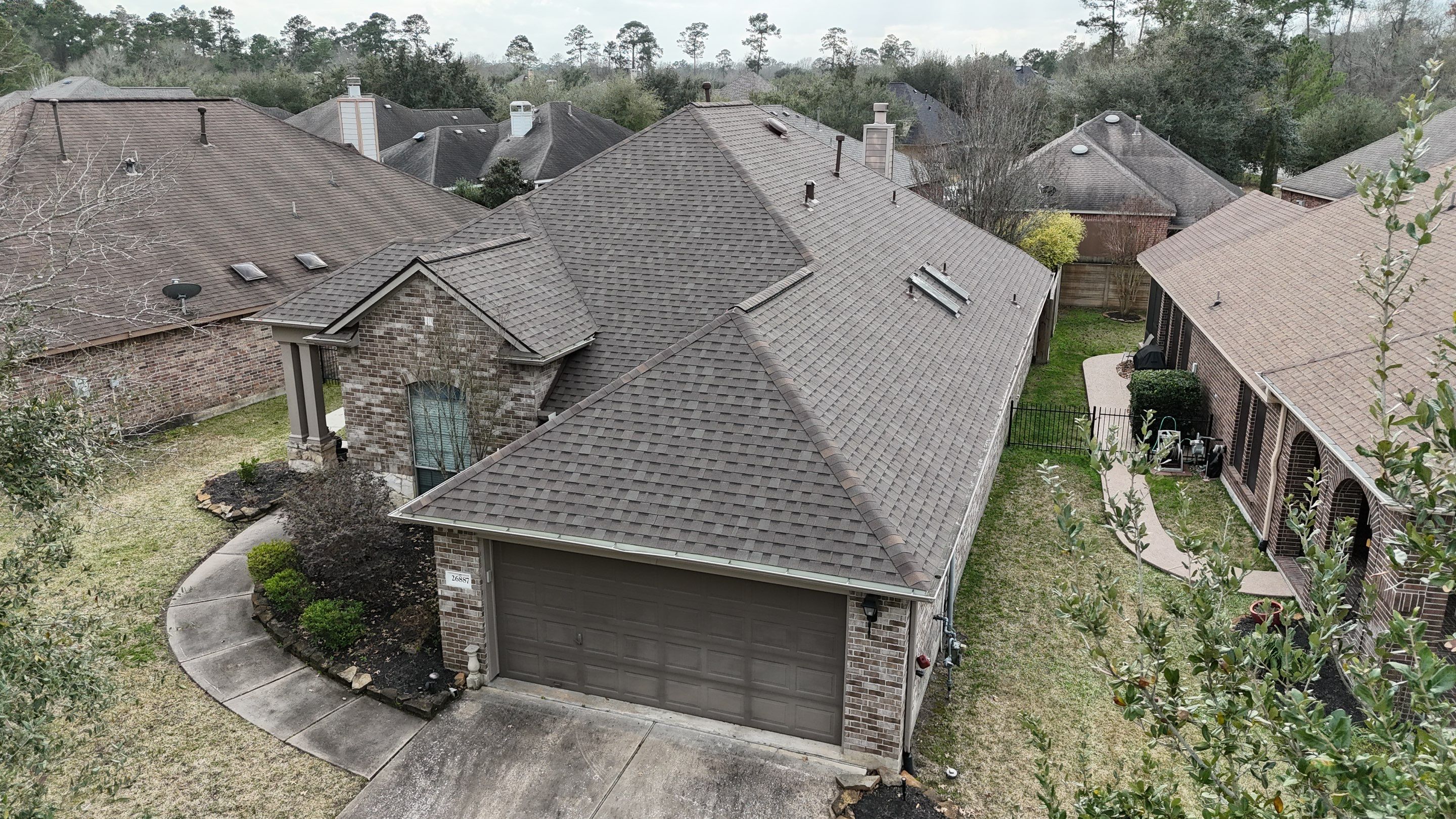 Kingwood Roof Installation using Atlas Pinnacle Pristine by Modern BYLT Roofing & Construction