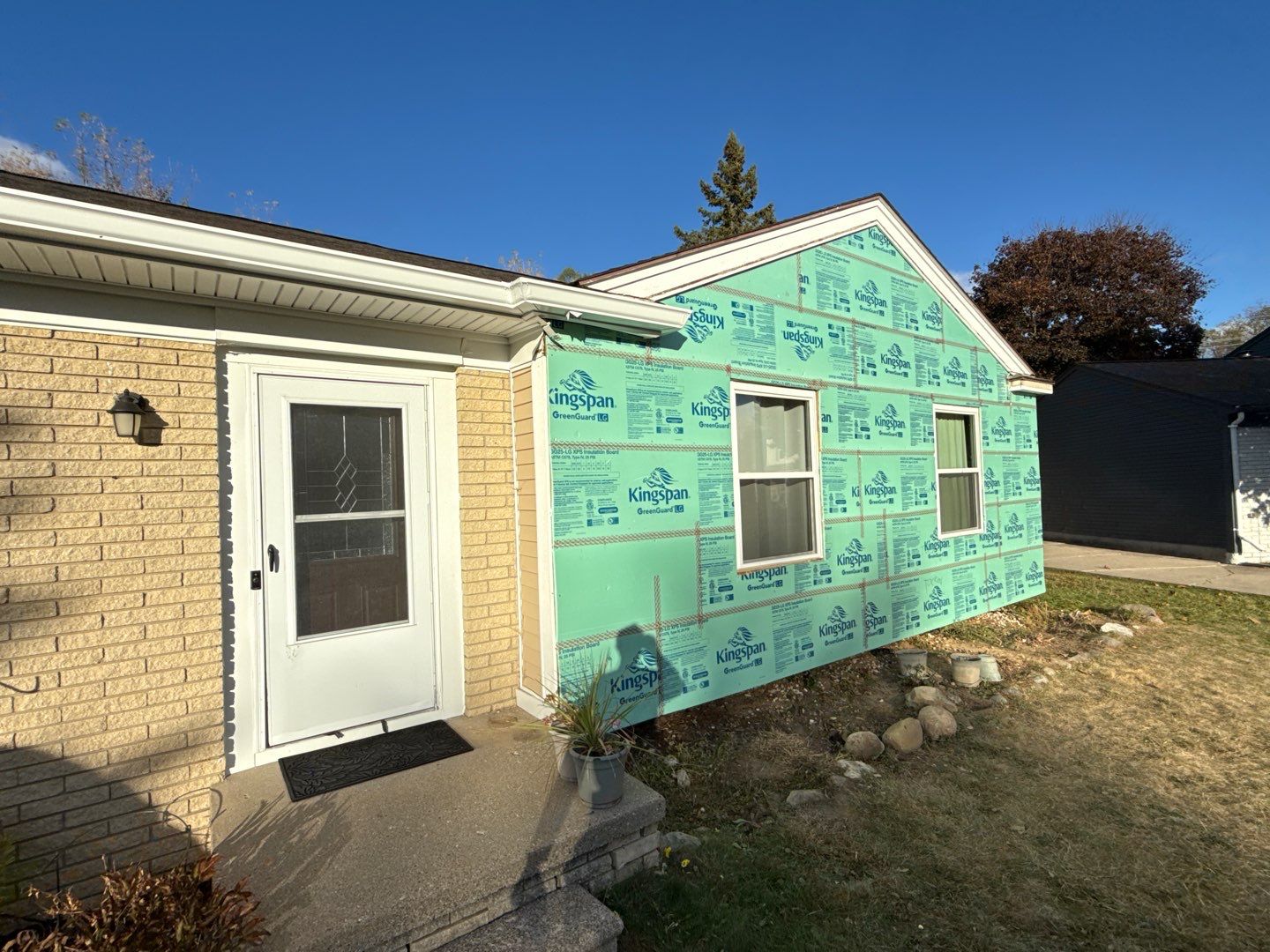 Siding Replacement using Alside S7 Cedar Mill Grain Cape Cod Grey by 180 Contractors