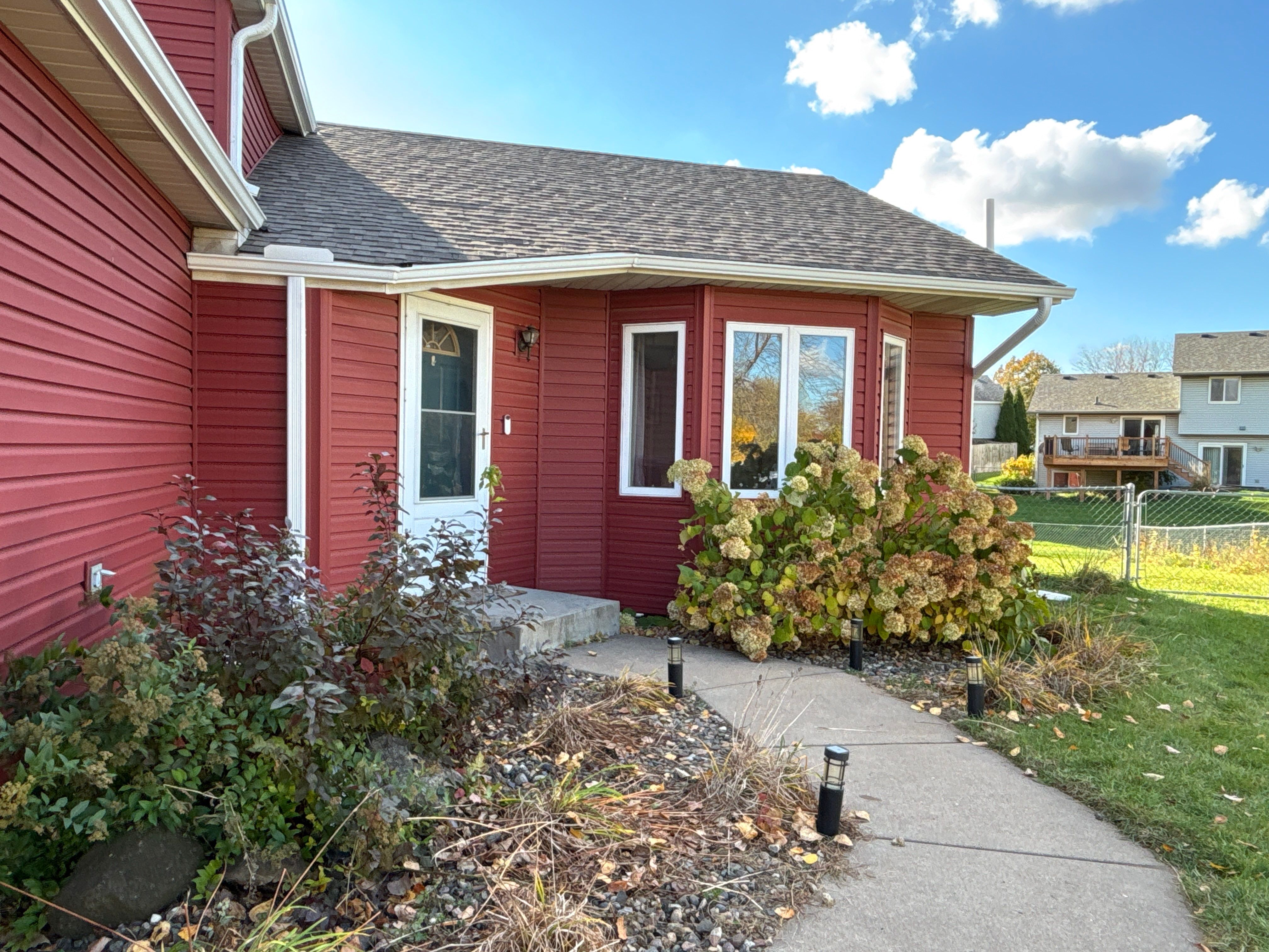 5-Inch Seamless Gutter Installation – Cottage Grove, MN by Next Level Seamless Gutters / Exteriors Inc.