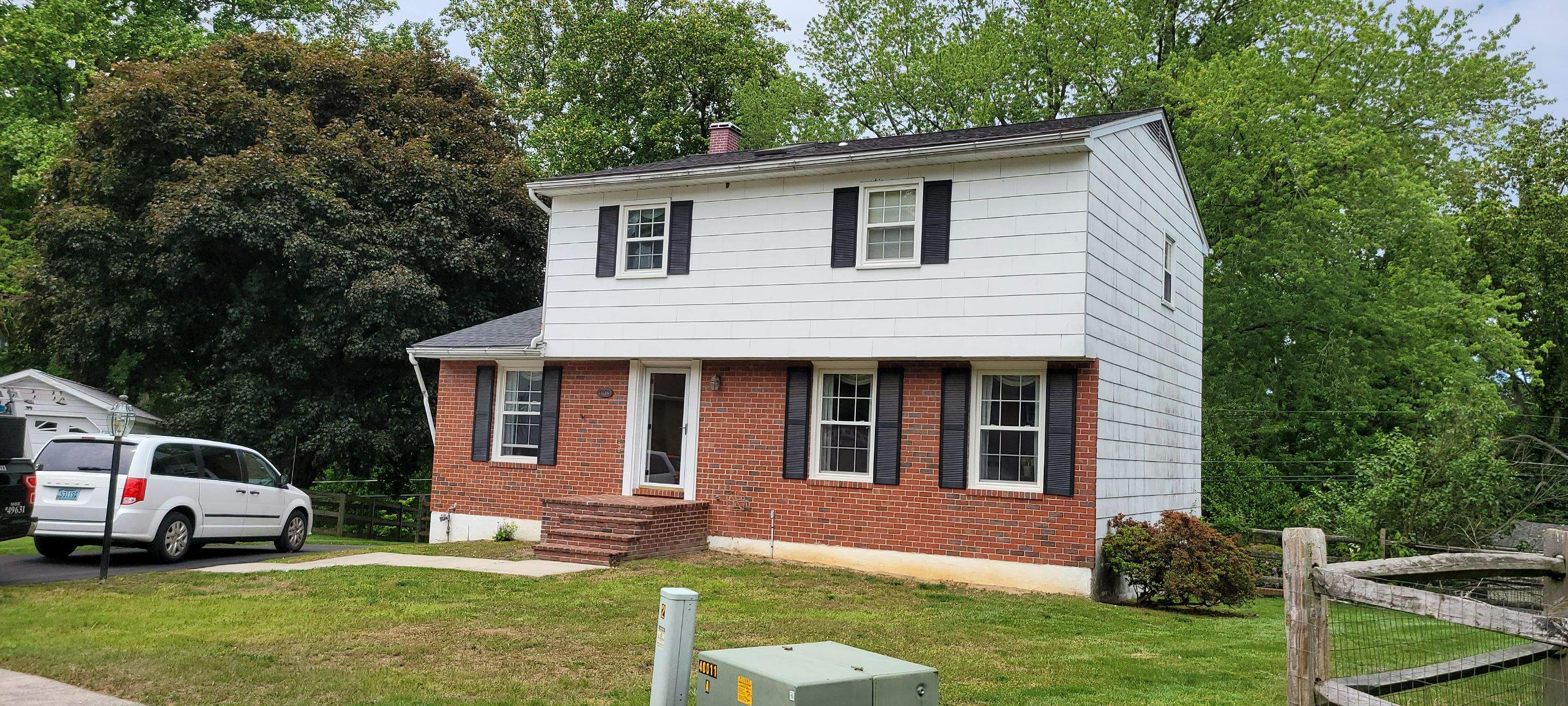 Siding Replacement by Roof Right Inc