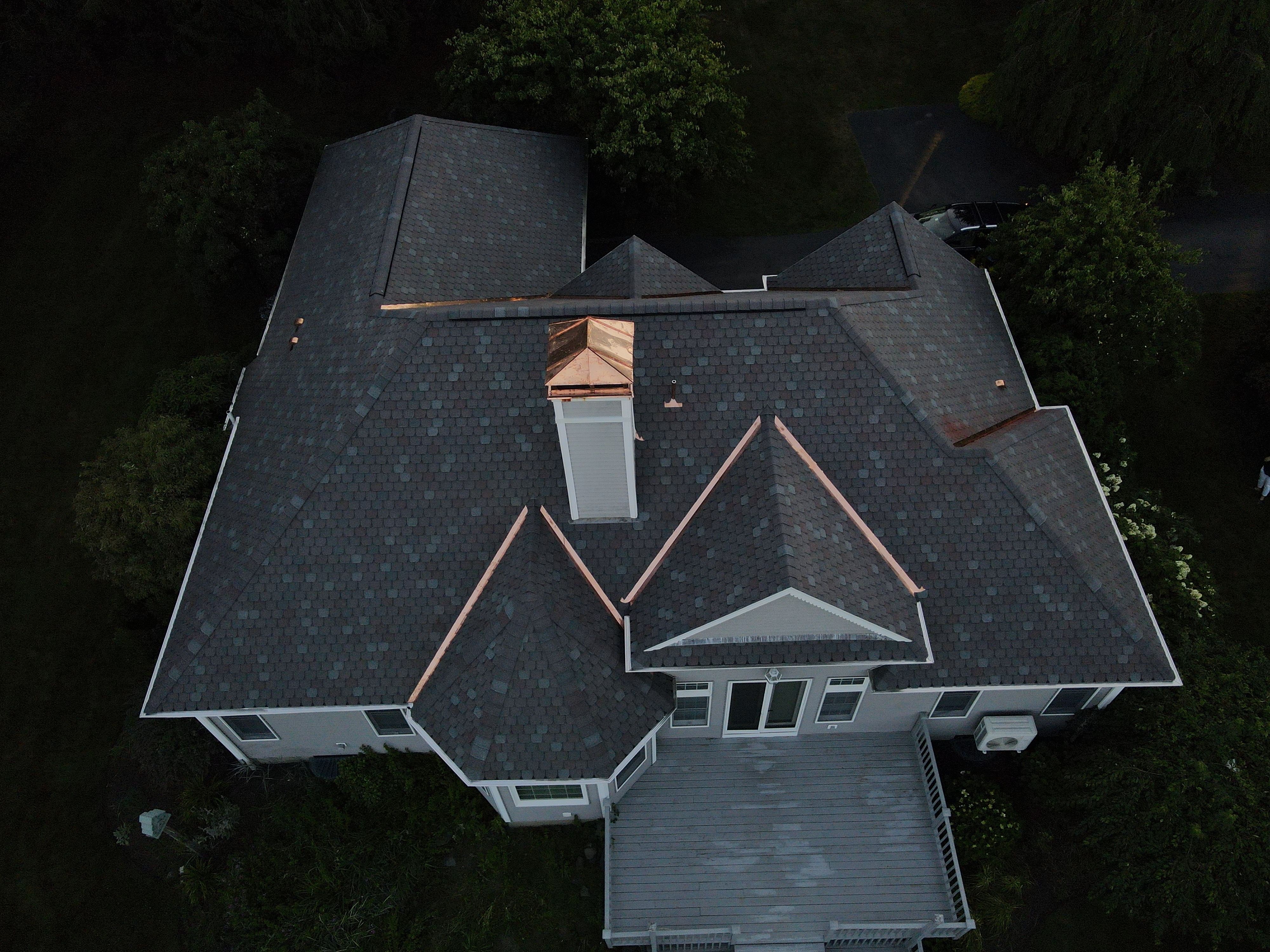 Jamestown - Designer Composite Shingle by Rinaldi Brothers
