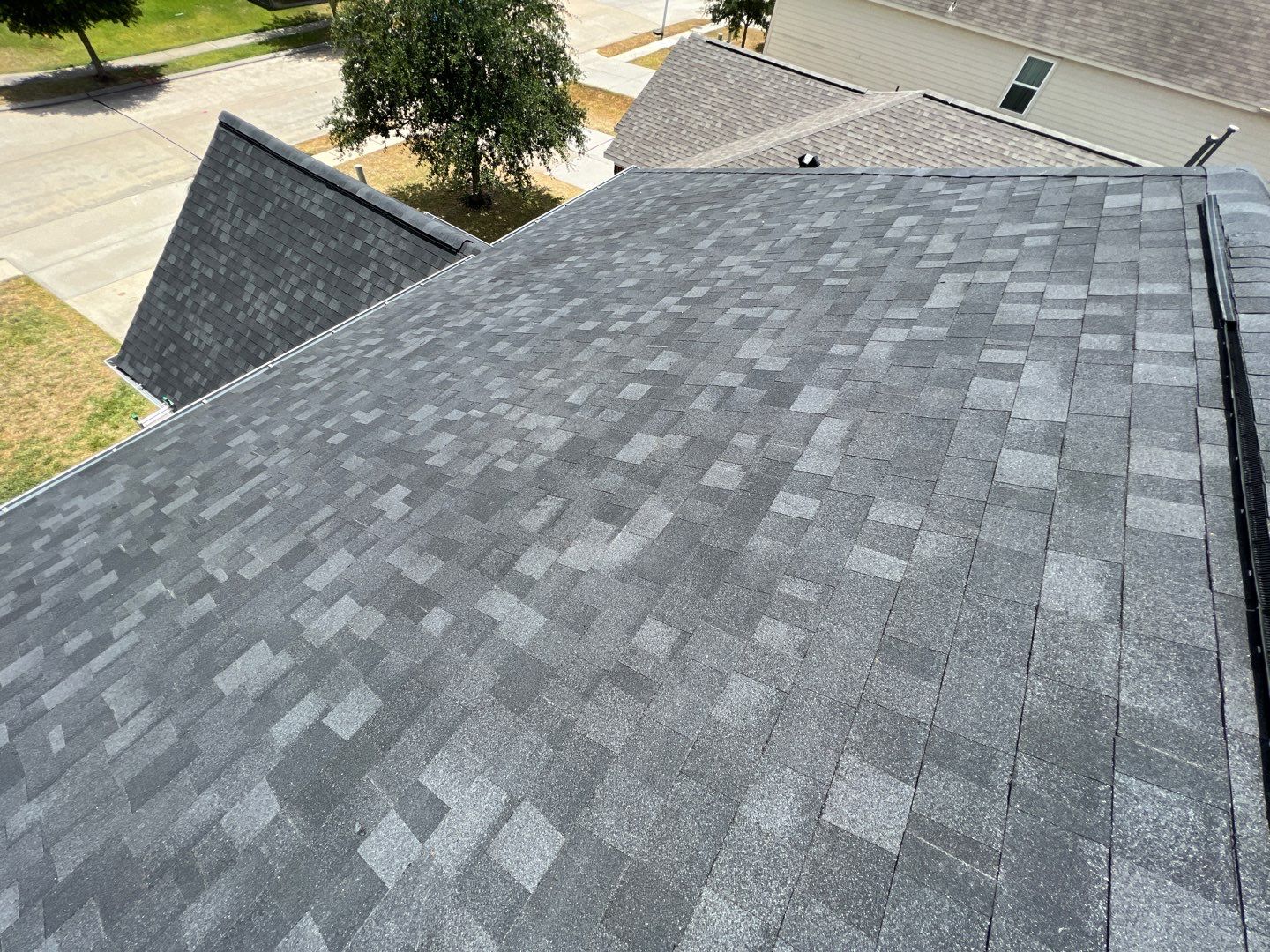 OC Duration Moire Back by HHH Roofing & Construction