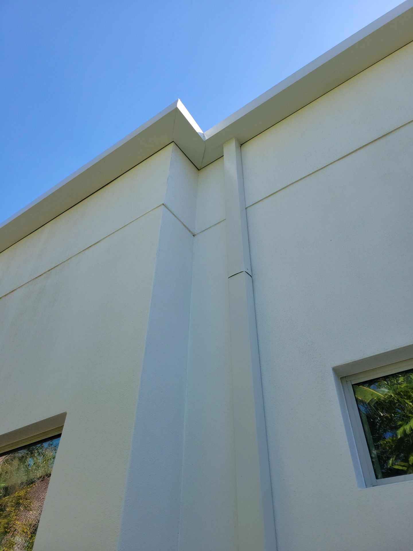 7 inch seamless gutters using smooth box gutters in Sarasota FL by Gutter Professors