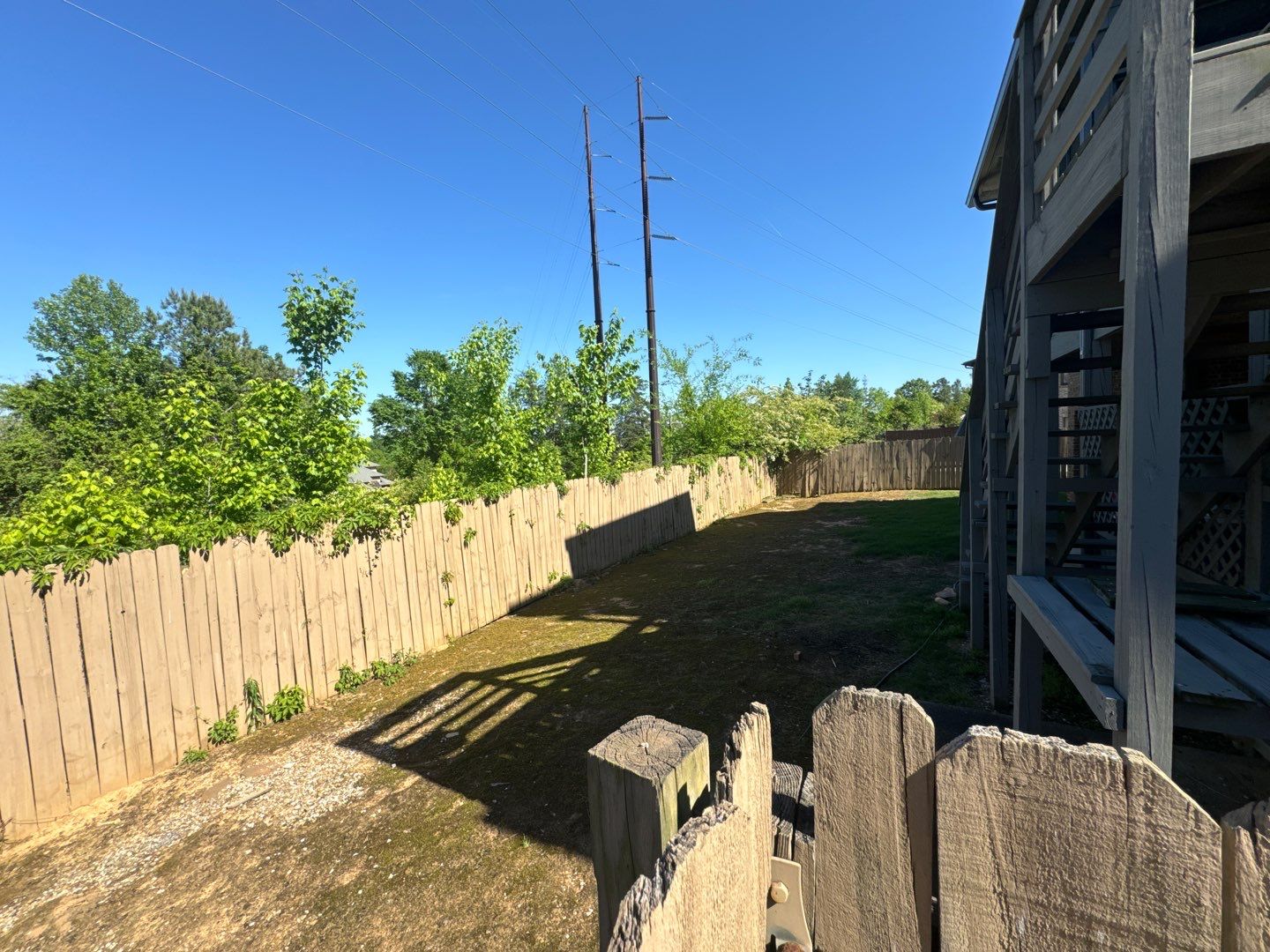 Lake Crest - Fence by Pillar and Pine