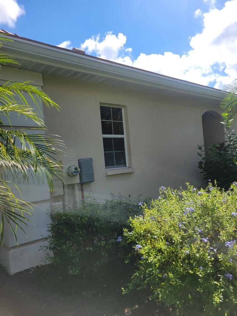 6-inch Seamless Gutter Installation with Splash Guard in University Park, FL by Gutter Professors