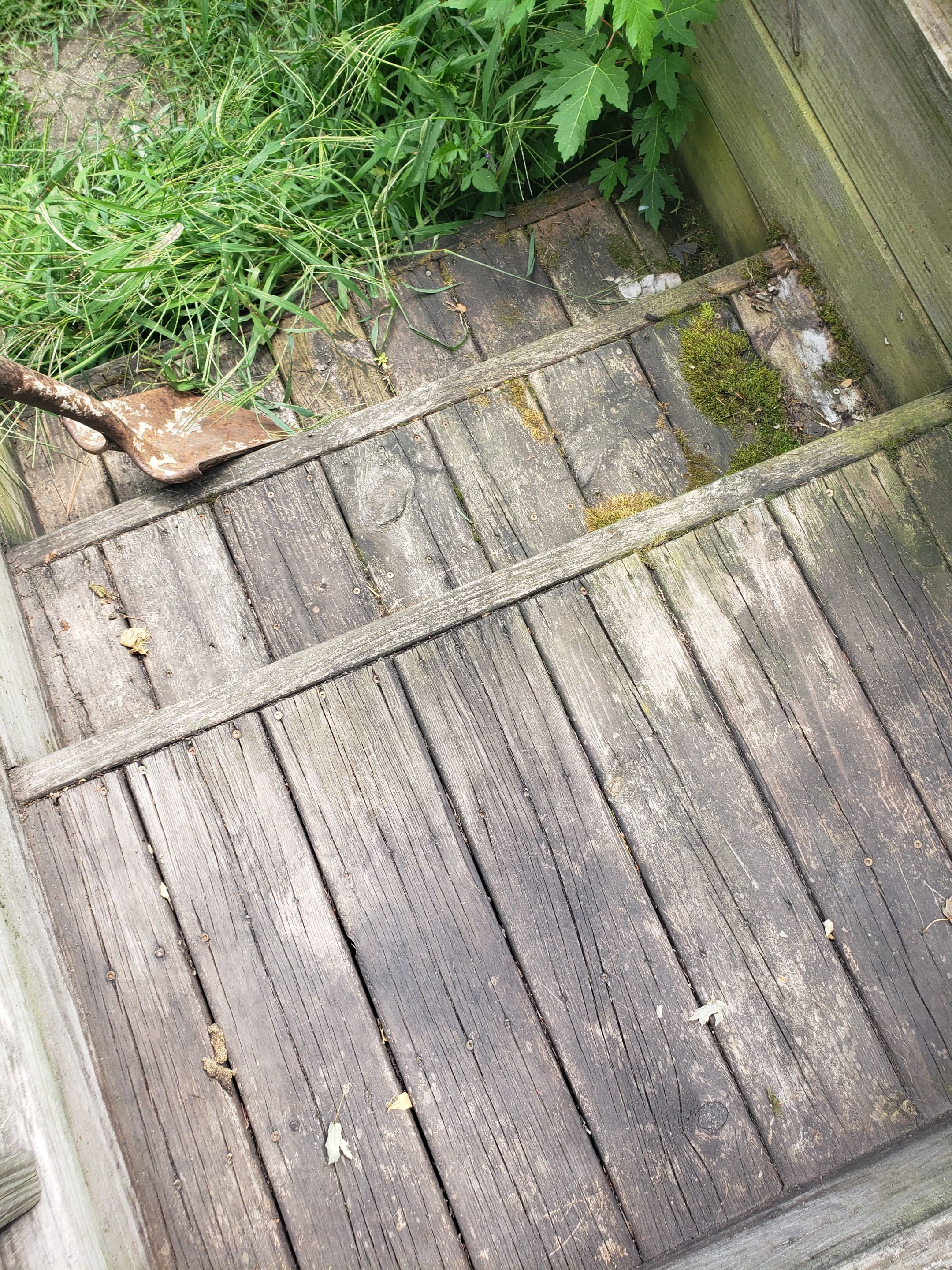 Isaac's Deck Restoration by Map Quality Fencing & Decks