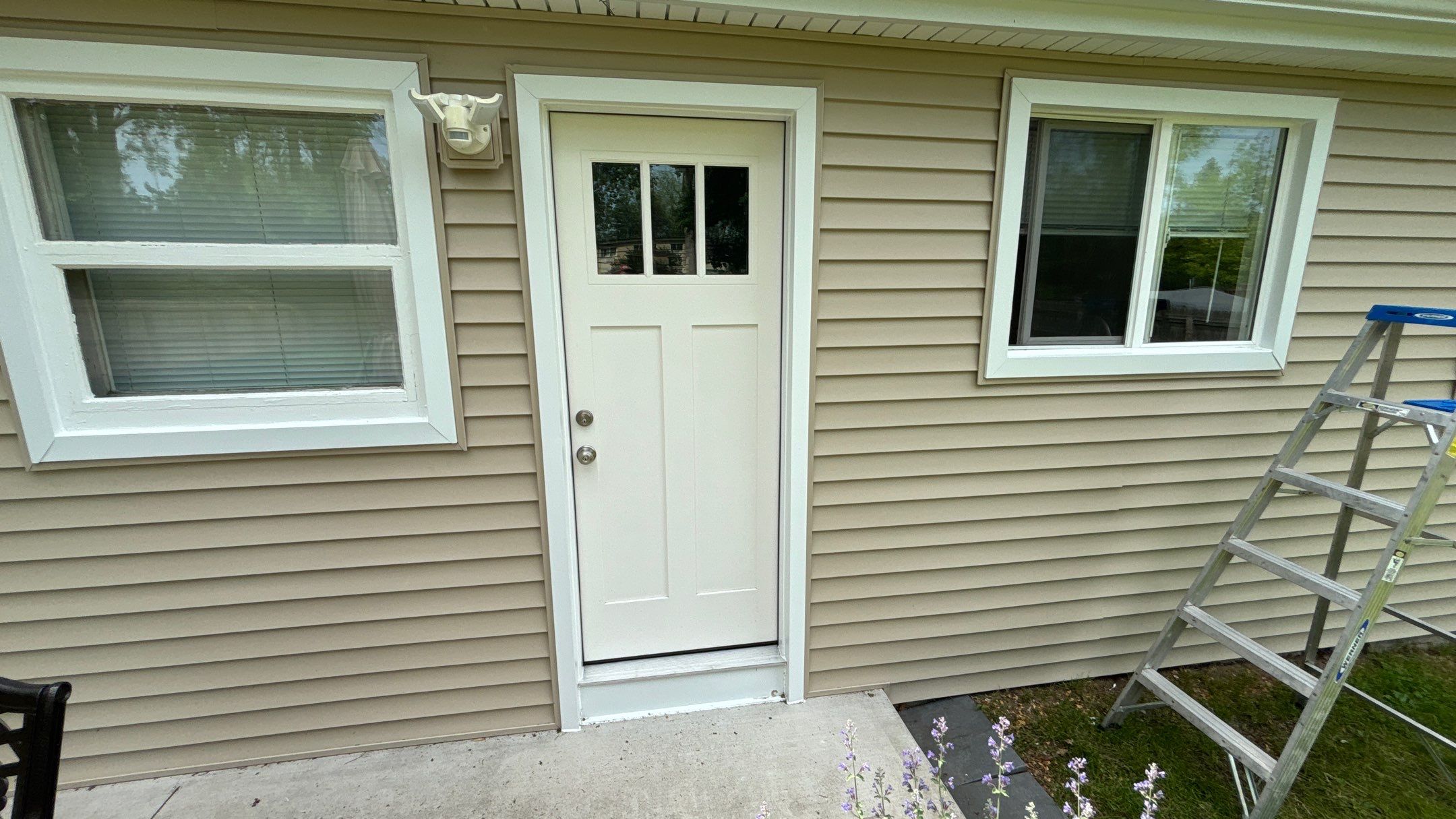 Siding Replacement using Certainteed Classic Restoration D4 by 180 Contractors