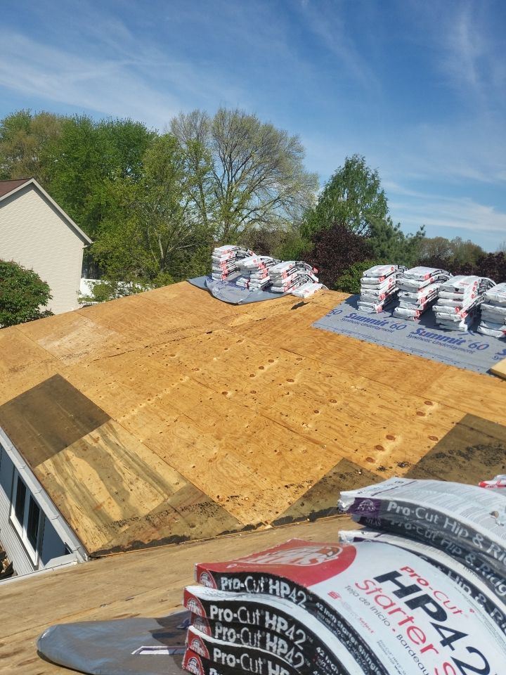 Brand: Atlas Pinnacle Color: Pristine Scotchgard Weathered Shadow Drip: Musket Brown by Eagle Eye Roofing