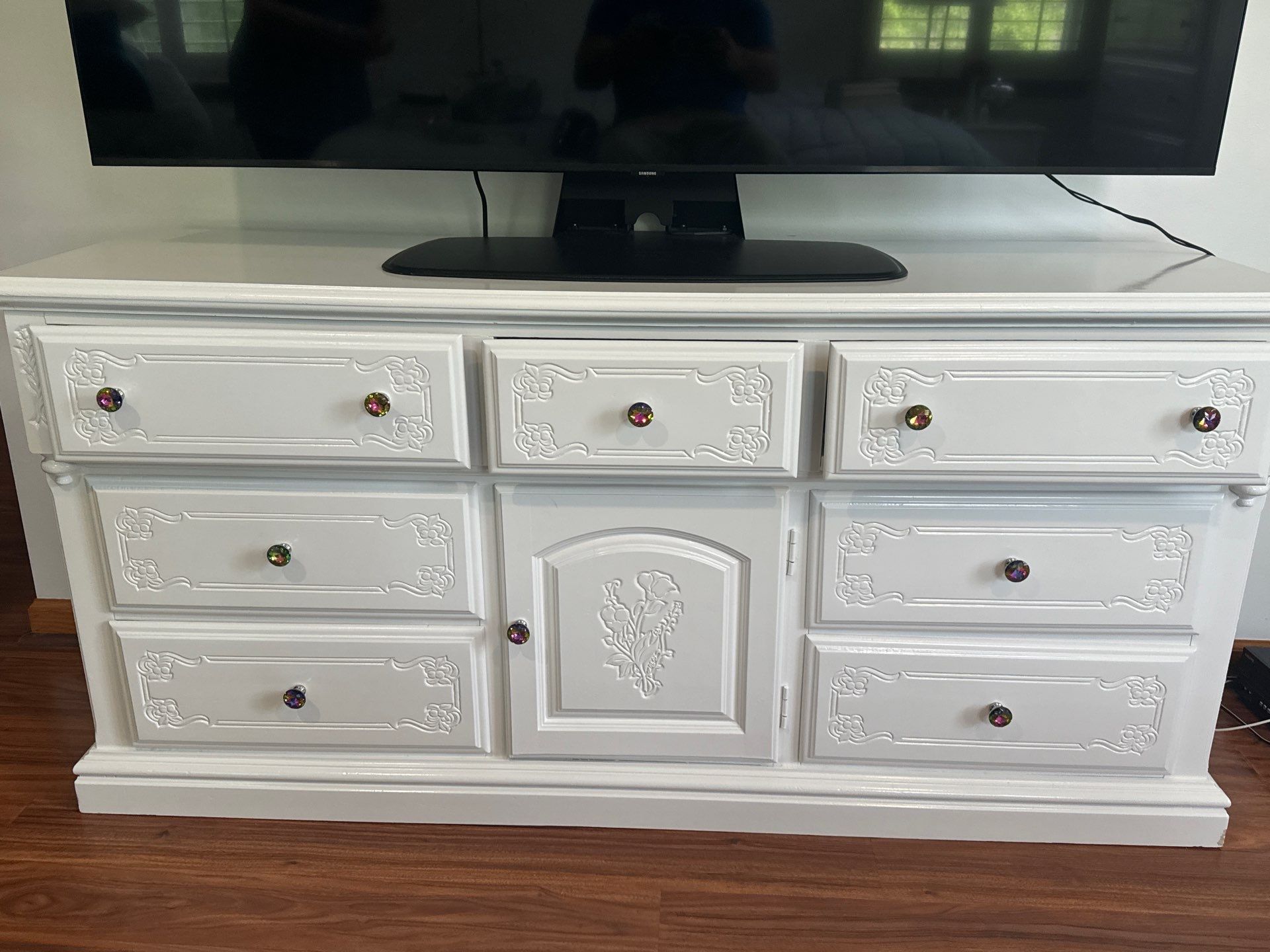 Repaint bedroom furniture, Pergola, and doors. Stain decking by Gordon Painting