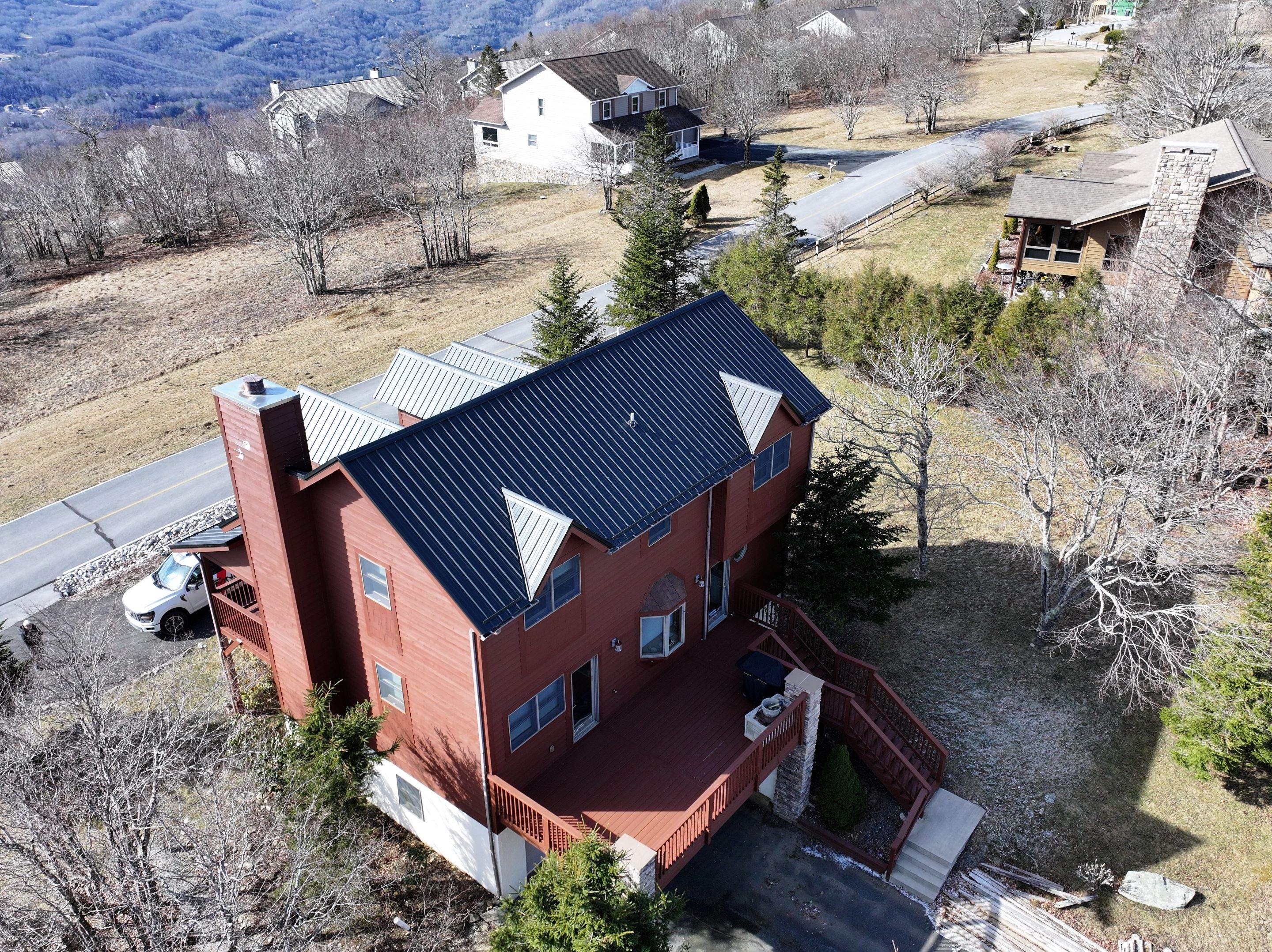 Dameron Residence by Omnia Roofing