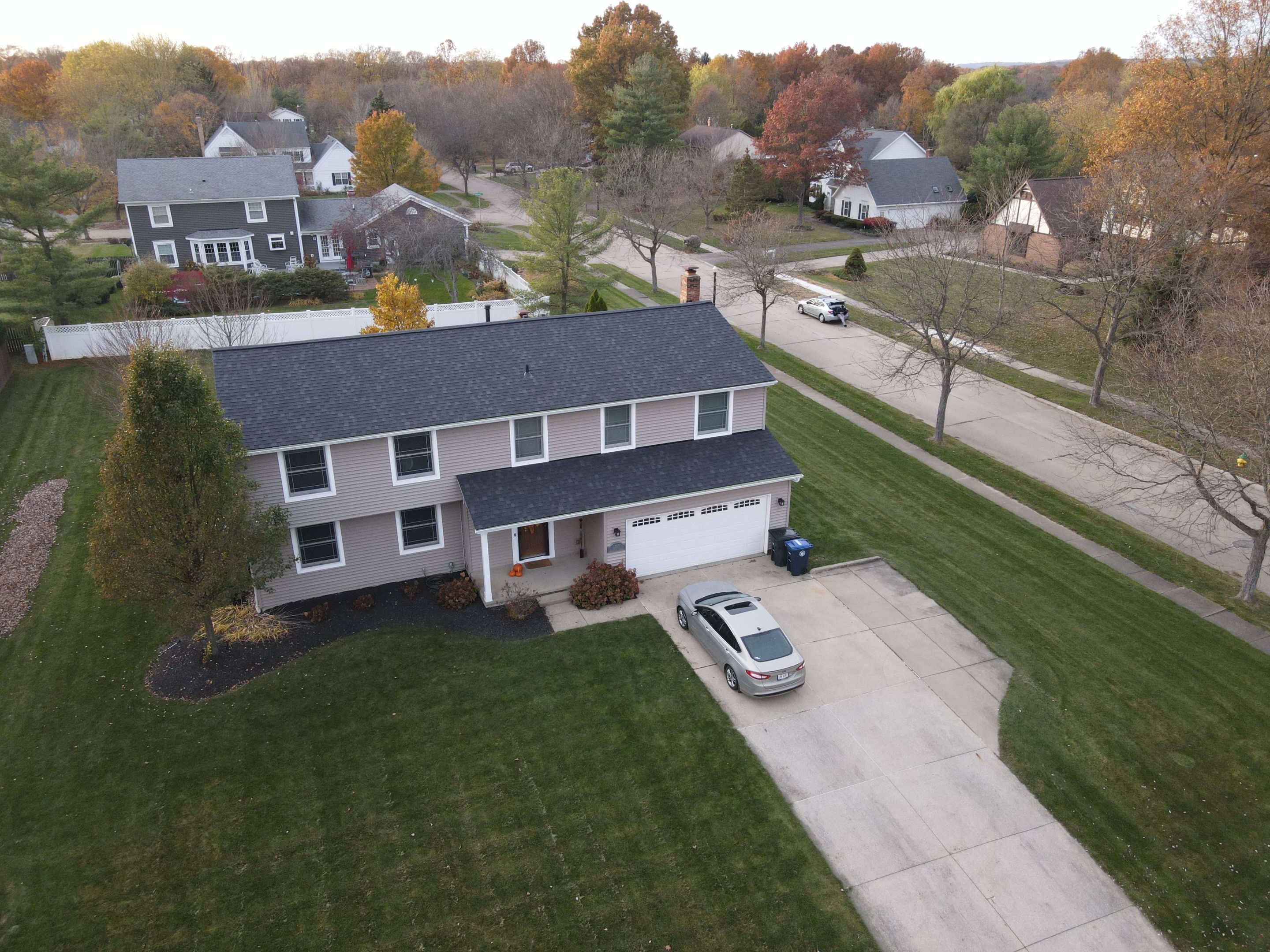 Brand: Atlas Pinnacle Color: Pristine Scotchgard Black Shadow Drip: Black by Eagle Eye Roofing