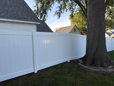 White Vinyl Privacy Fence and Gate Installation in Grundy Center