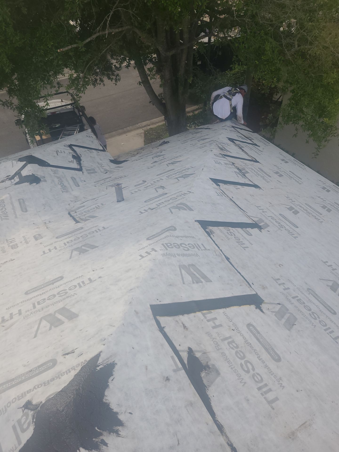 Tile Roof Replacement in Riviera Beach β Stress-Free, High-Quality Service by Aastro Roofing