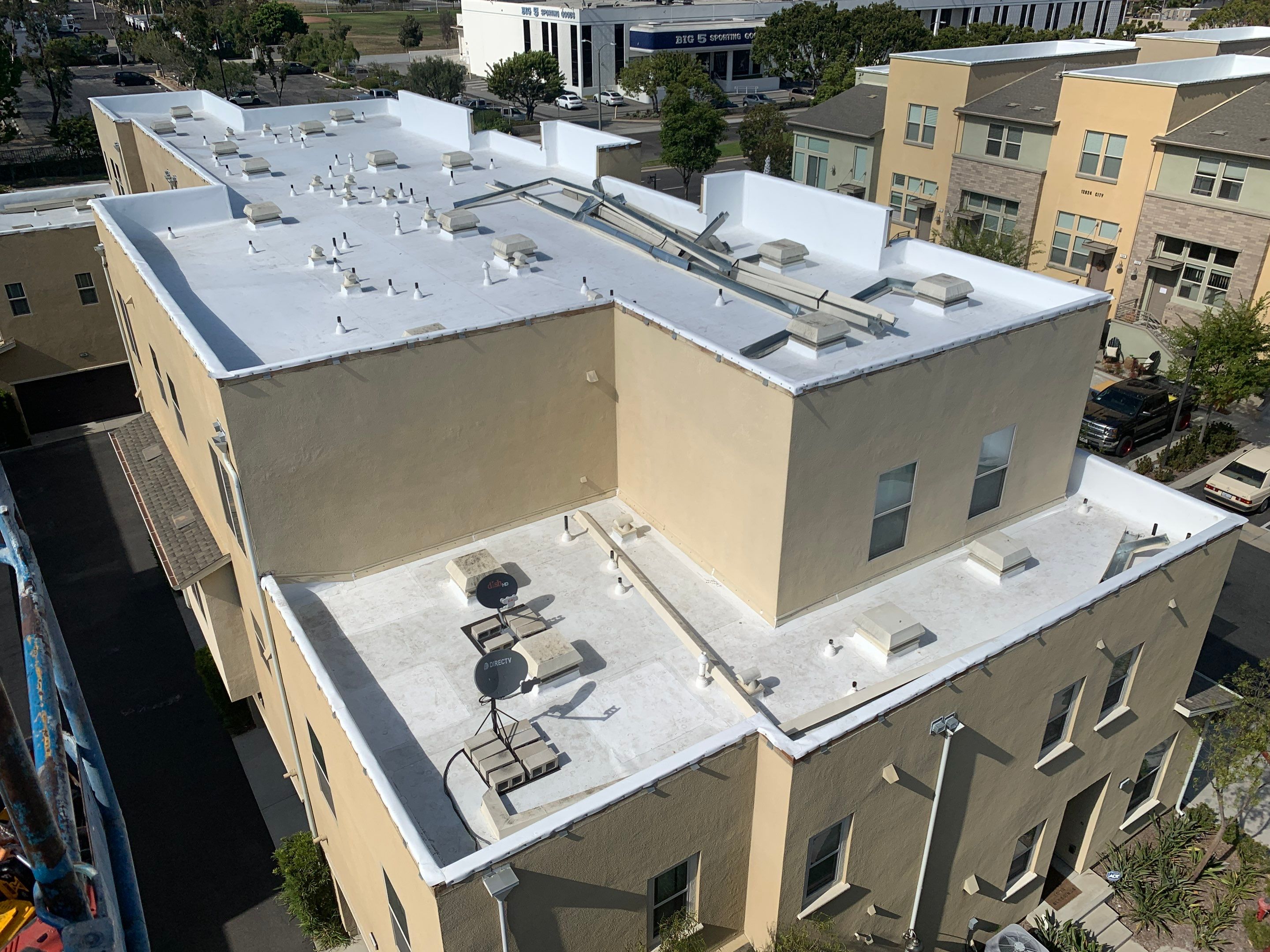 360 @ EL SEGUNDO by LA Roof Systems Corporation