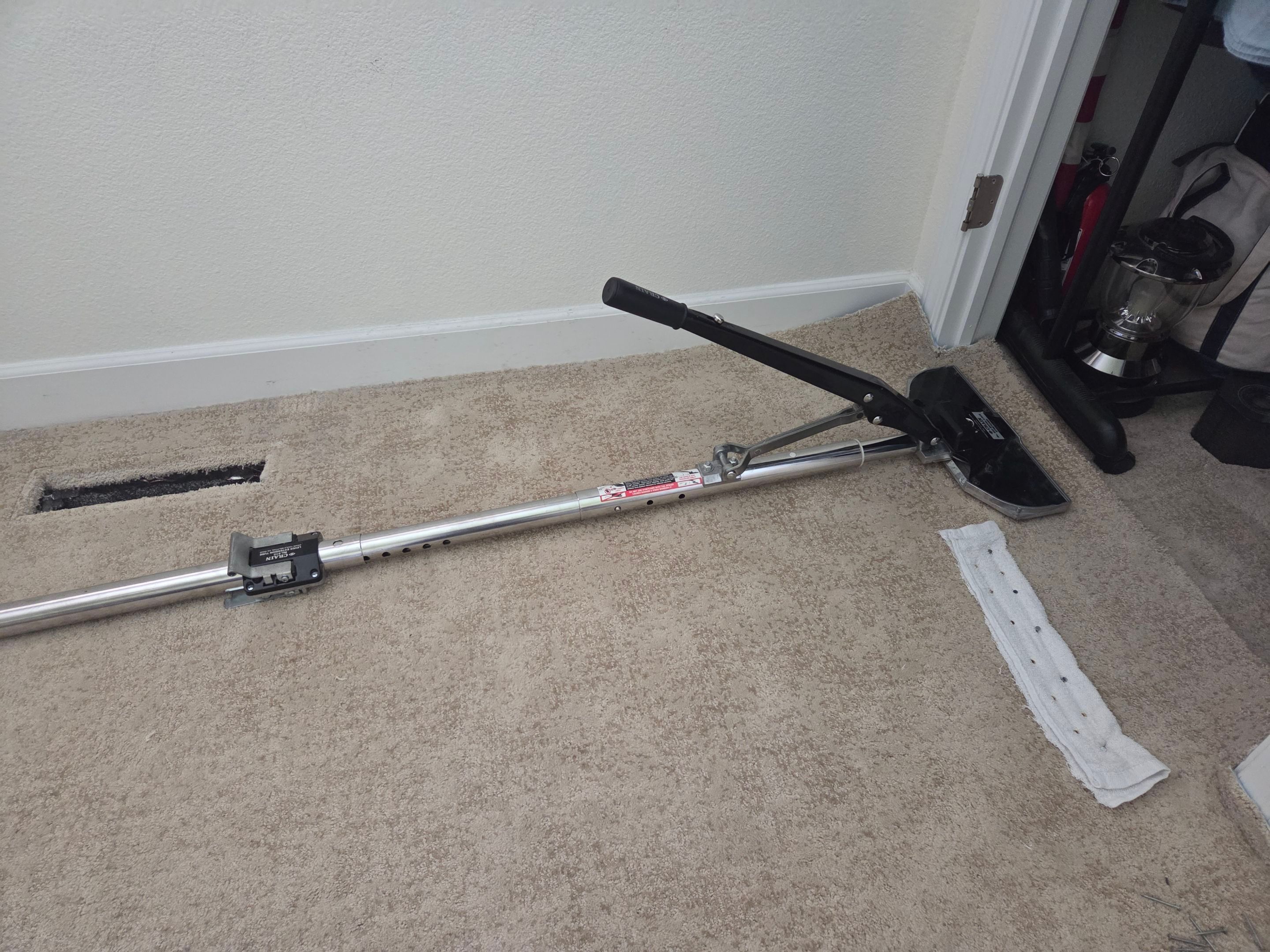 Roseville Carpet Re-stretch and Cleaning by Ardent Carpet Restore LLC