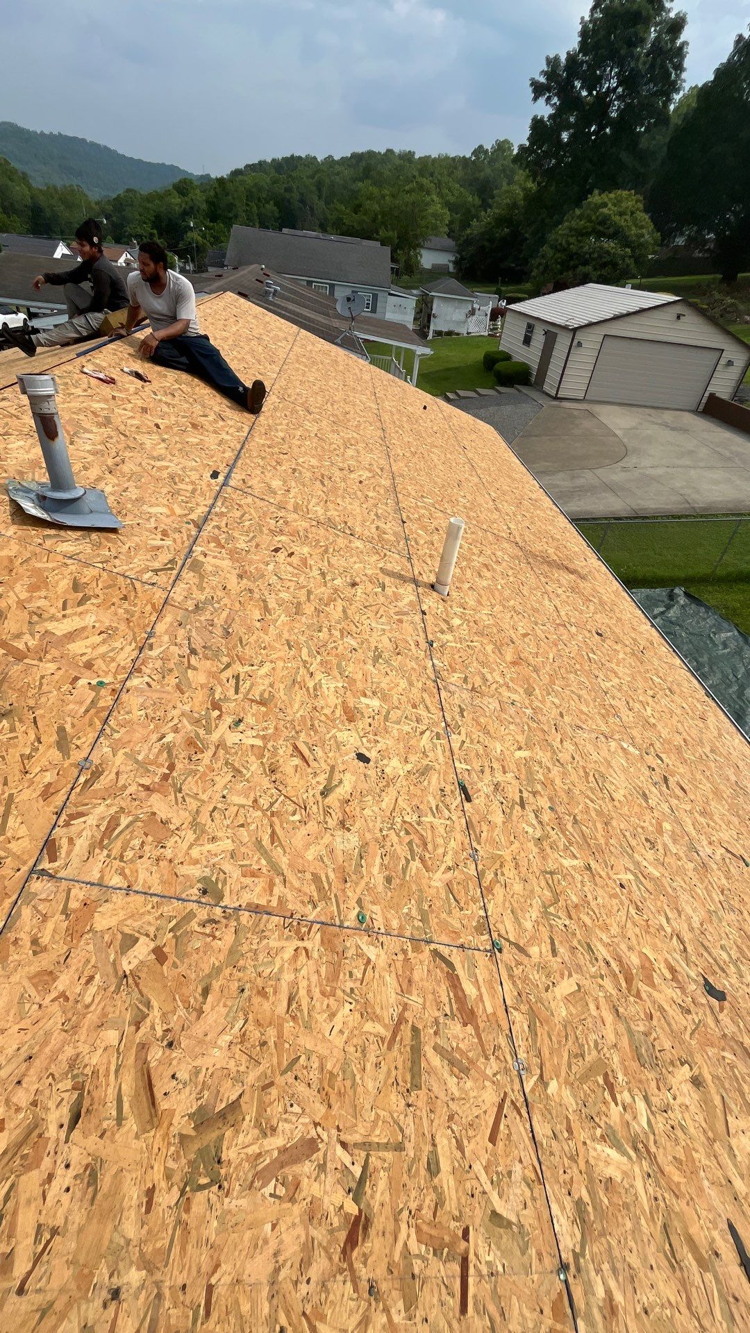 Residential Roofing Installation using GAF Timberline HDZ Fox Hollow Grey by Rainstoppers Roofing