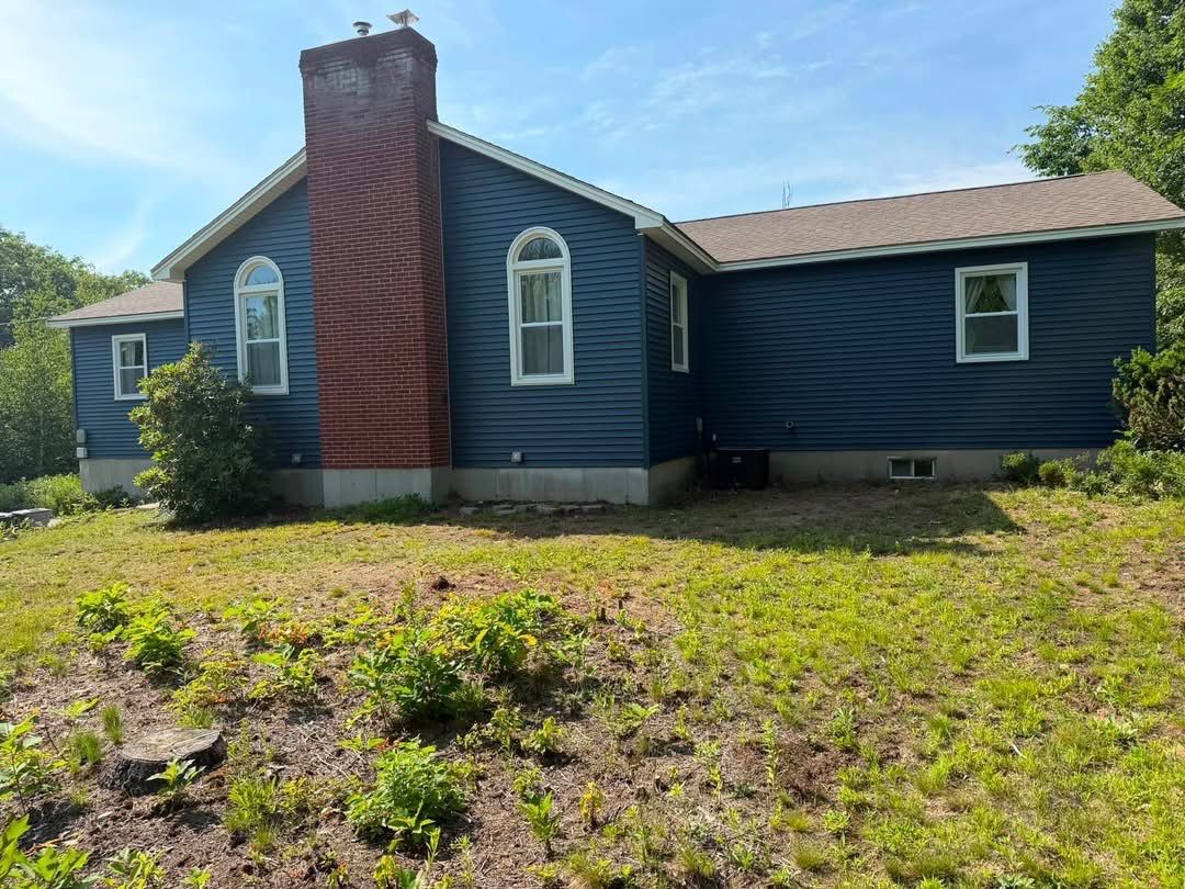 Barnstead, NH – Premium Vinyl Siding Transformation by Tall pine roofing
