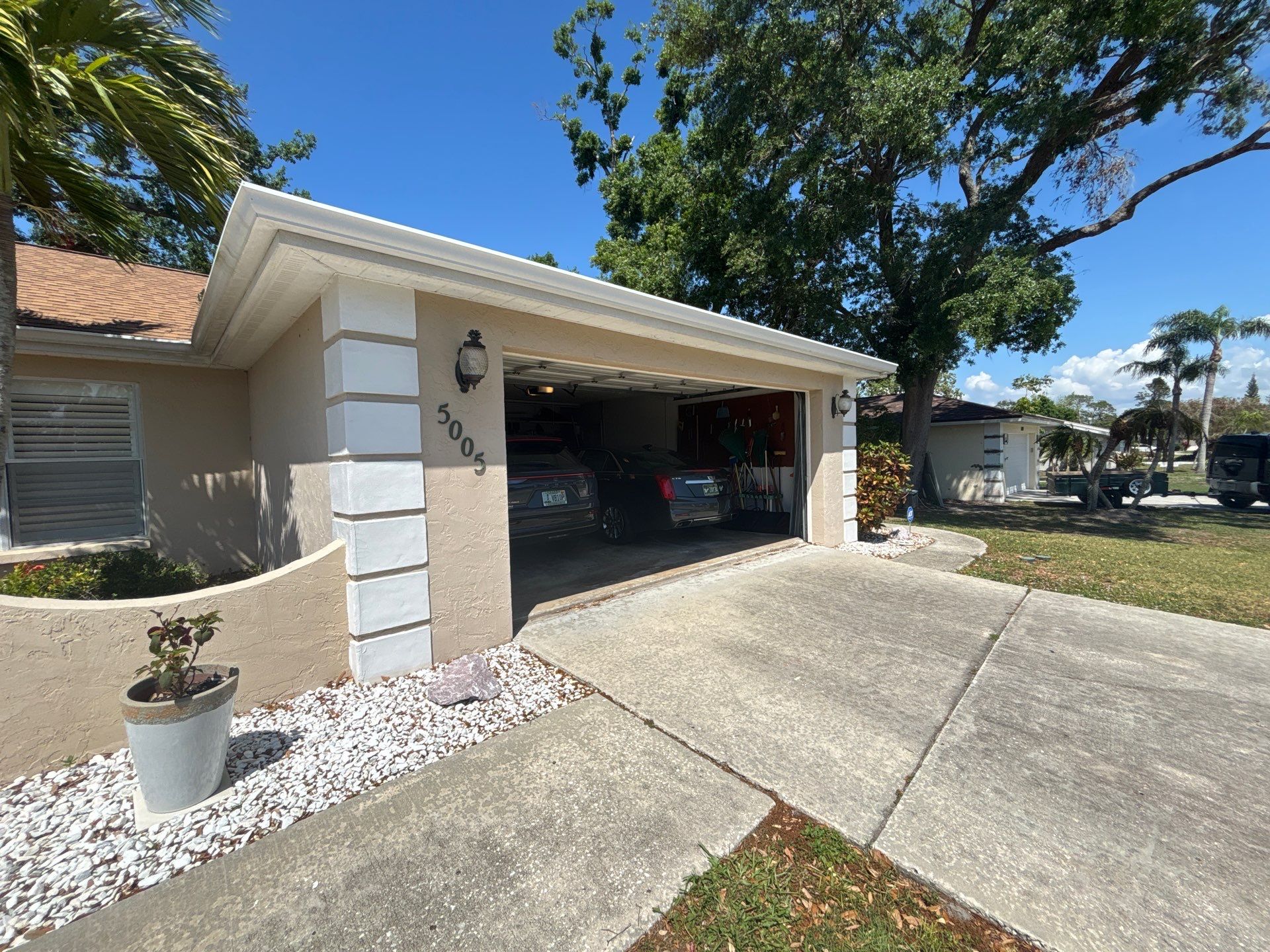 Aluminum Seamless Gutters in Sarasota FL by Gutter Professors