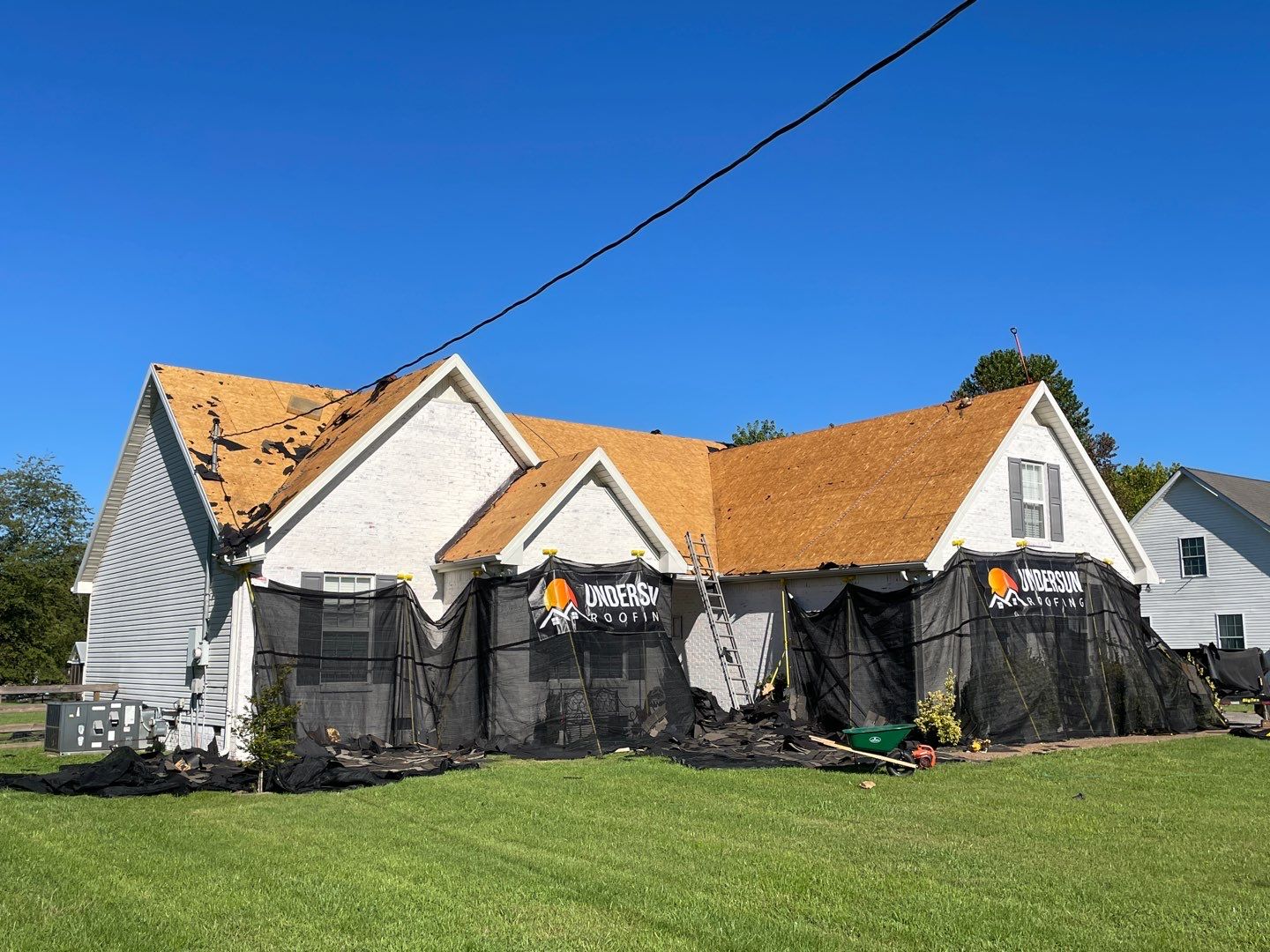 Residential Roofing Installation using Owens Corning Oakridge Roofing System by Undersun Roofing 
