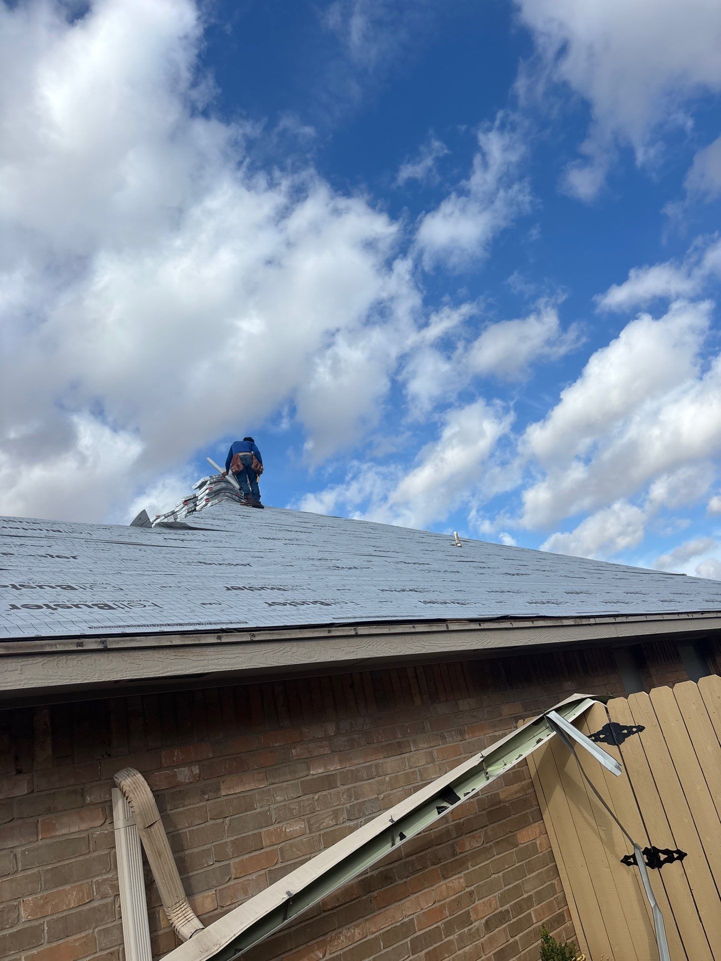 GAF - Weatherwood by Frontline Roofing and Construction