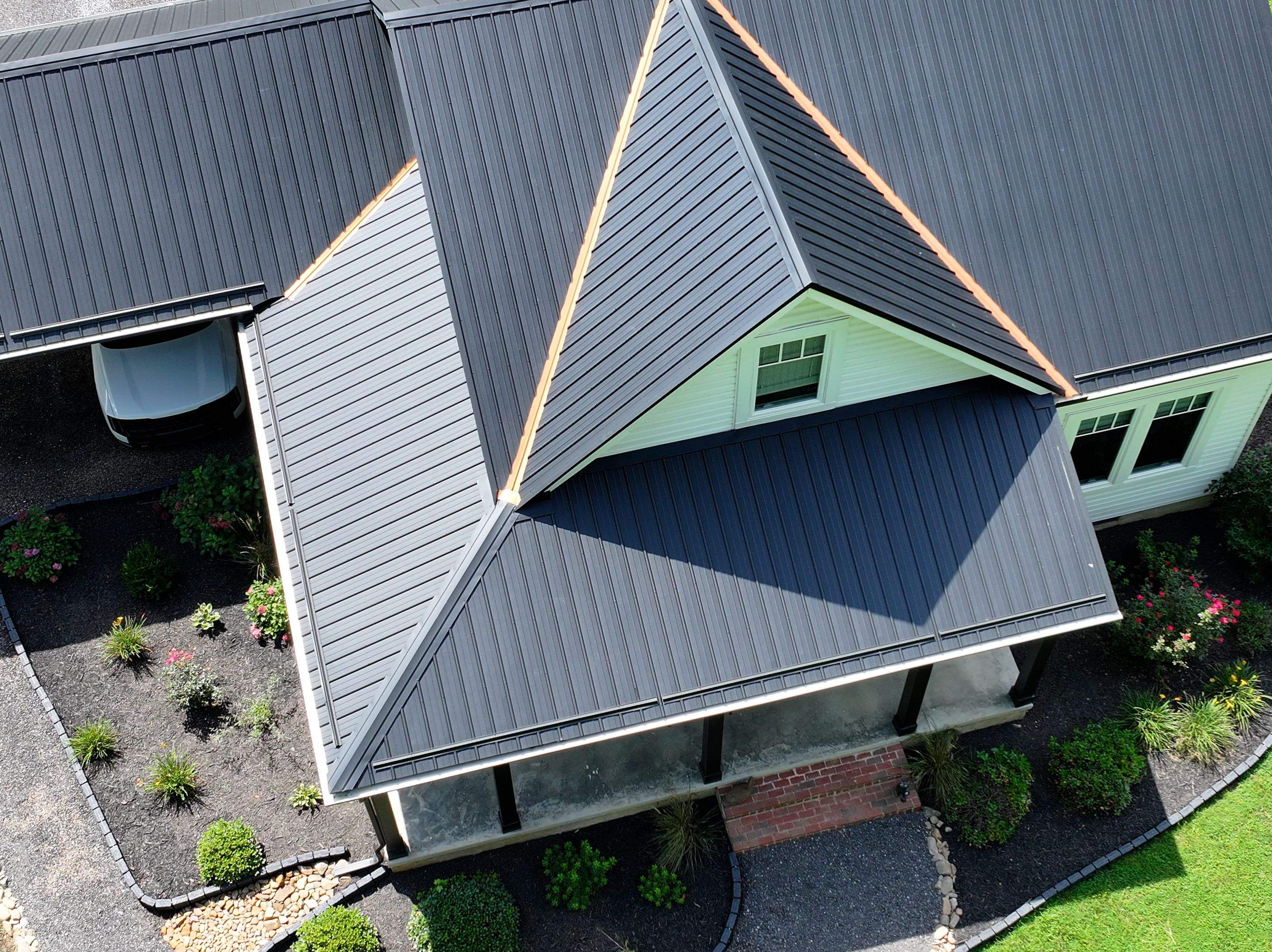 Kiser Residence by Omnia Roofing