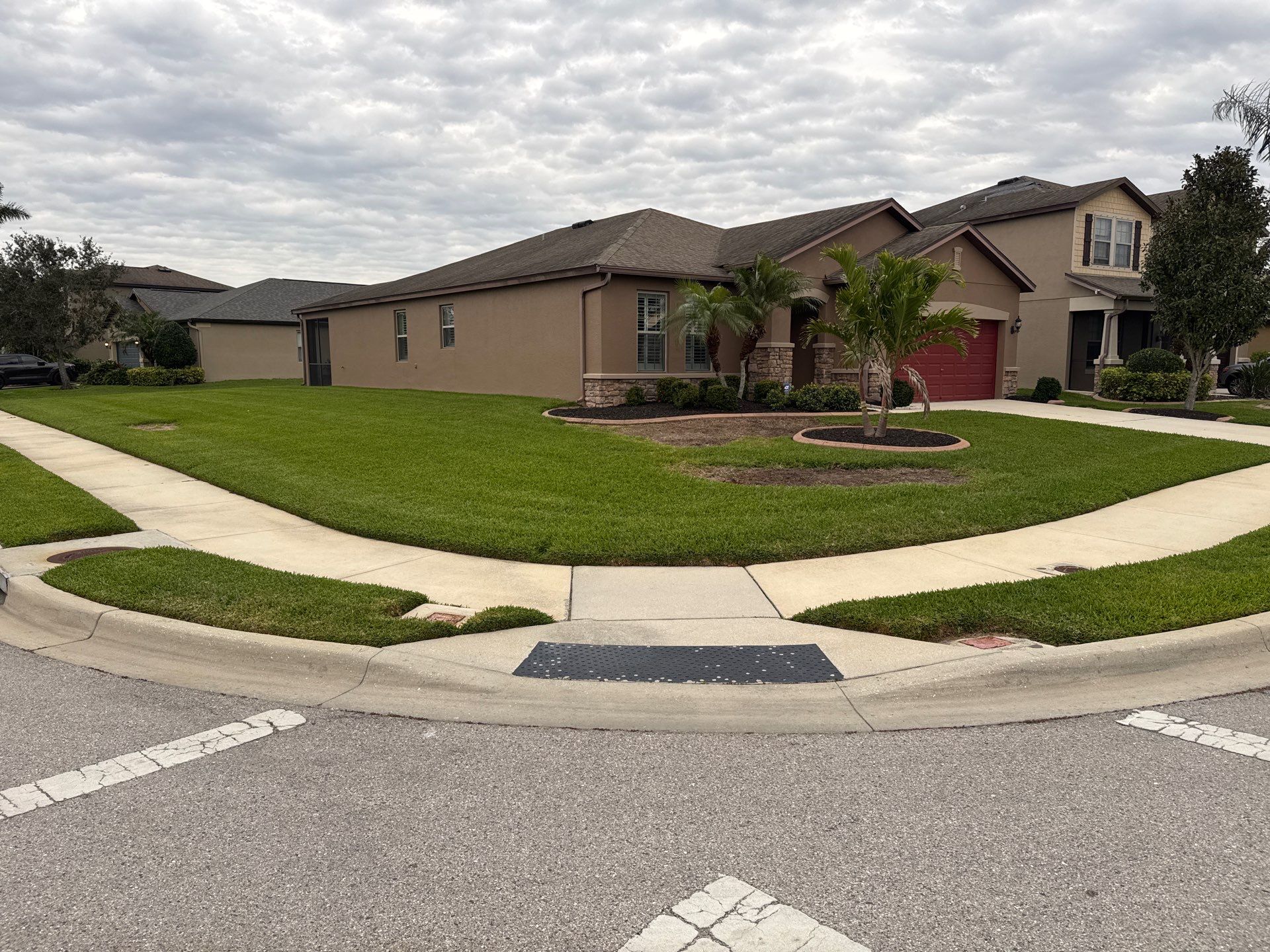 Transform Your Driveway & Curb Appeal with Sunshine AquaWash! | Expert Pressure Washing Services by Sunshine AquaWash