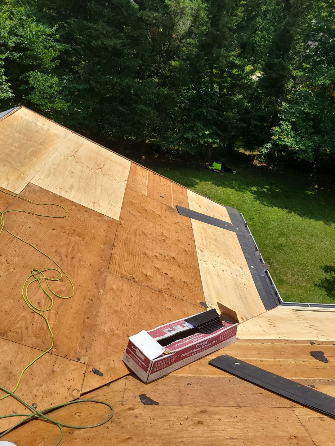 Arlington: Roof Replacement with CertainTeed Landmark Pro in Max Def Georgetown Gray by RM Banning, Inc.