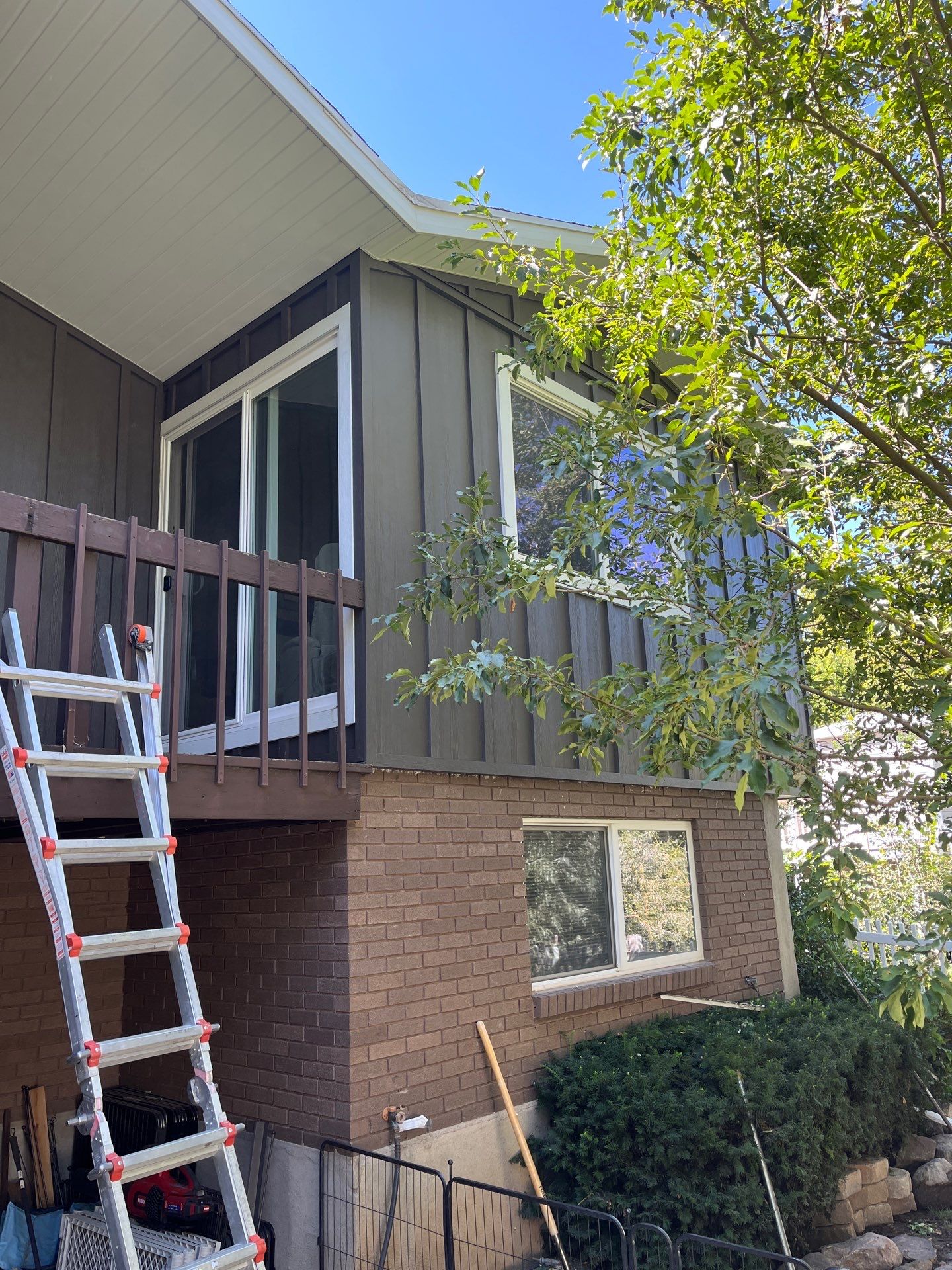 Fruit Heights | Hardie B&B & Shakes | Rich Espresso by Ideal Siding Utah